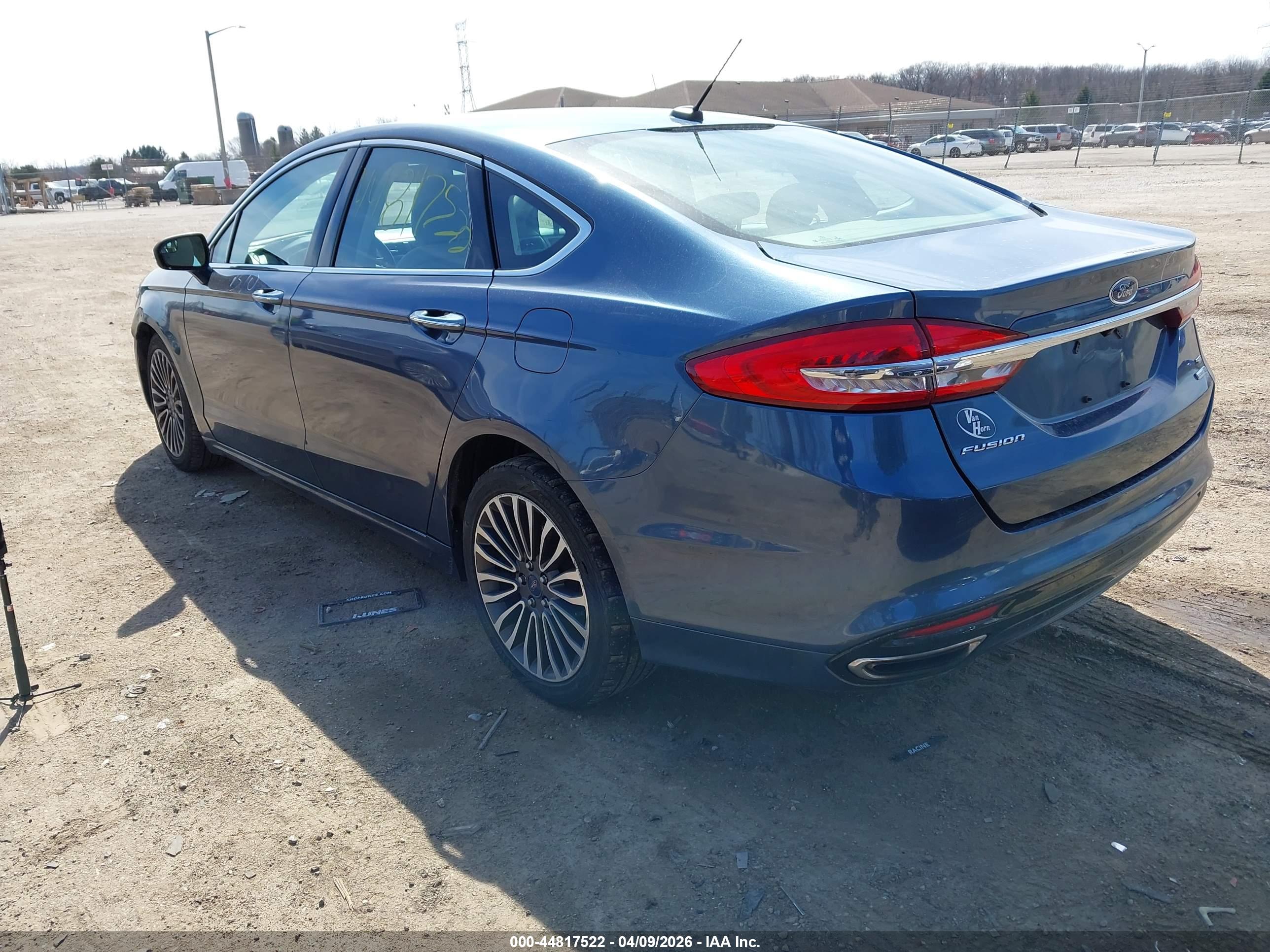 FORD FUSION image 3