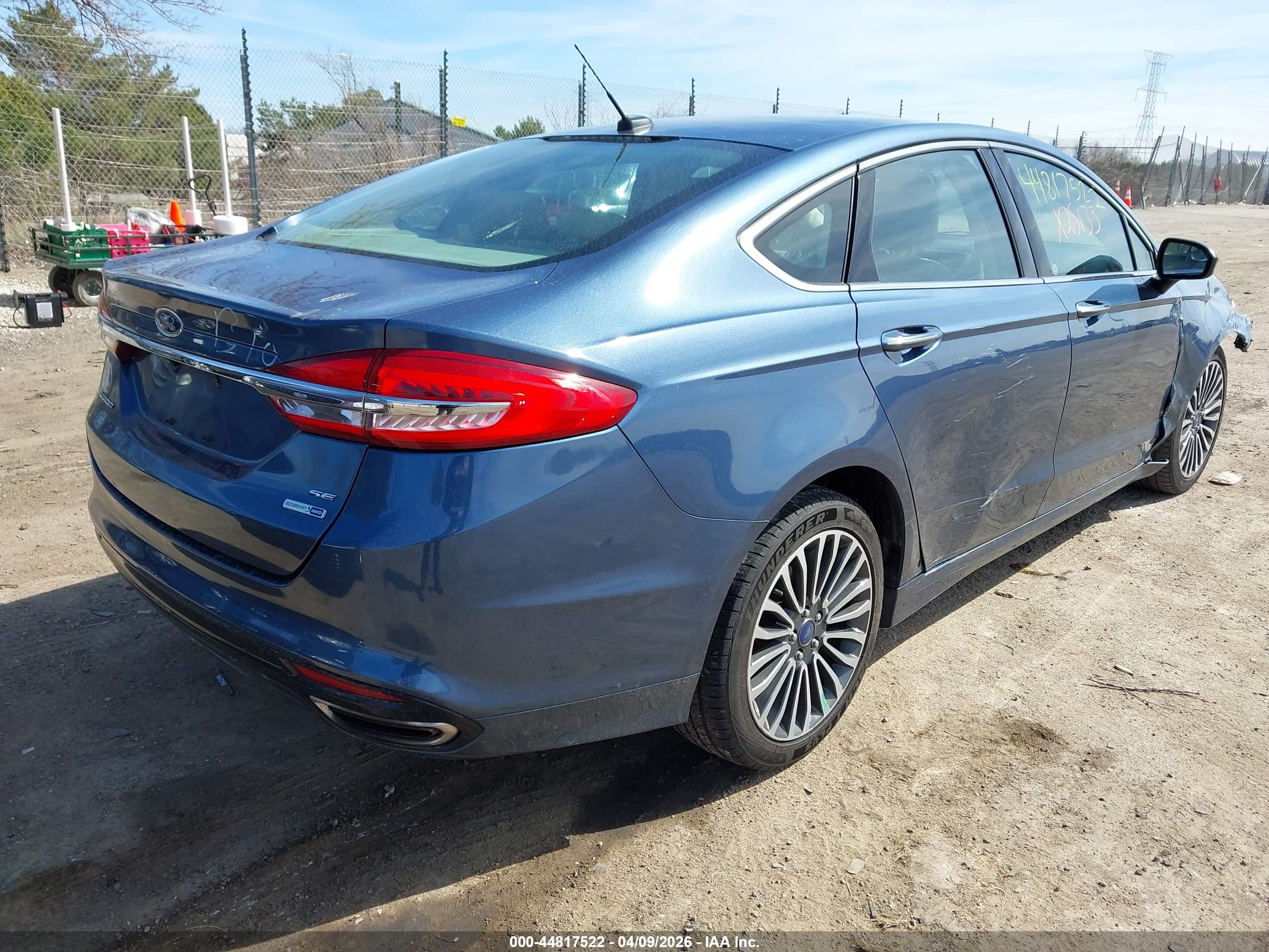FORD FUSION image 4