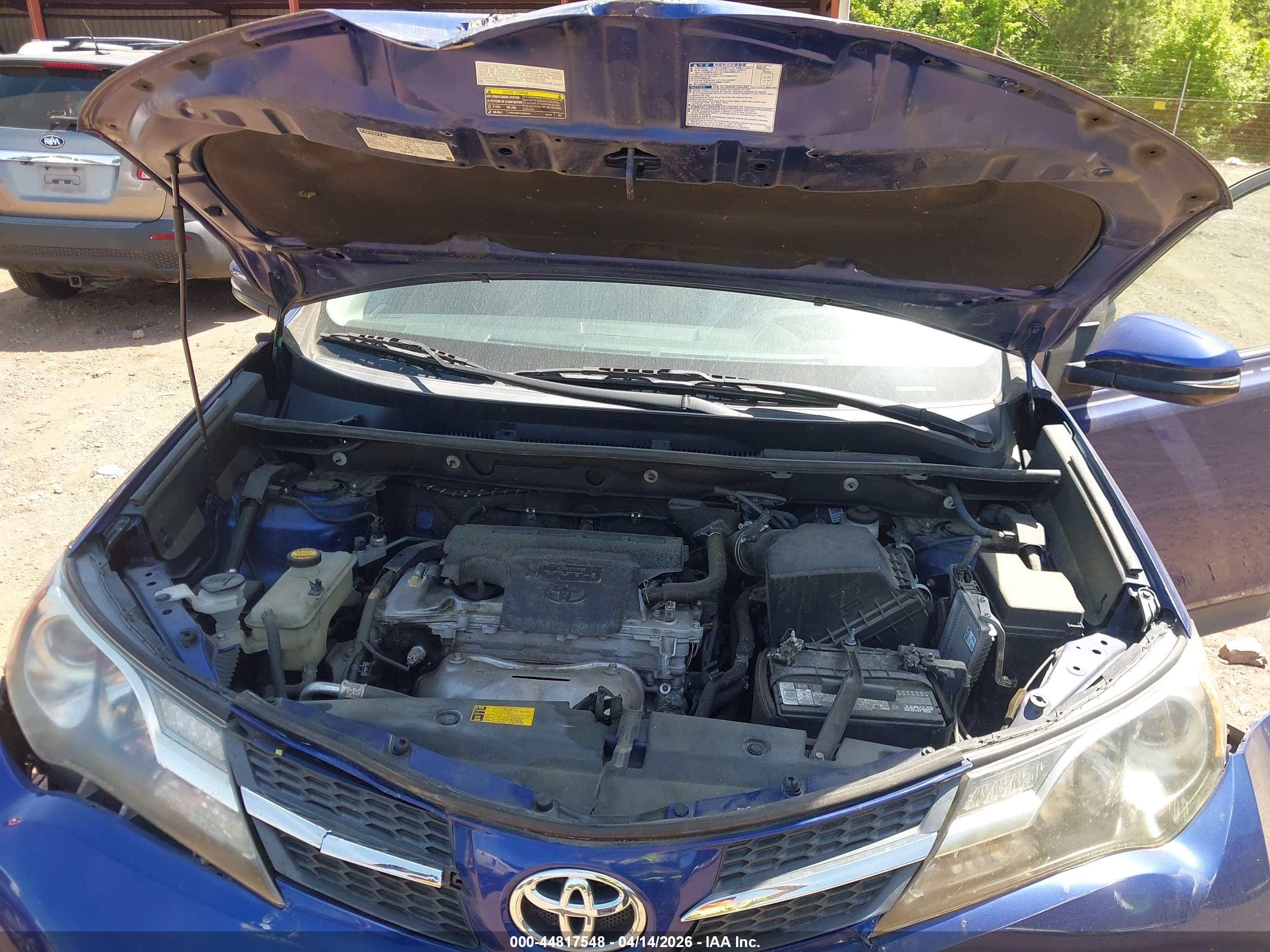 TOYOTA RAV4 image 10