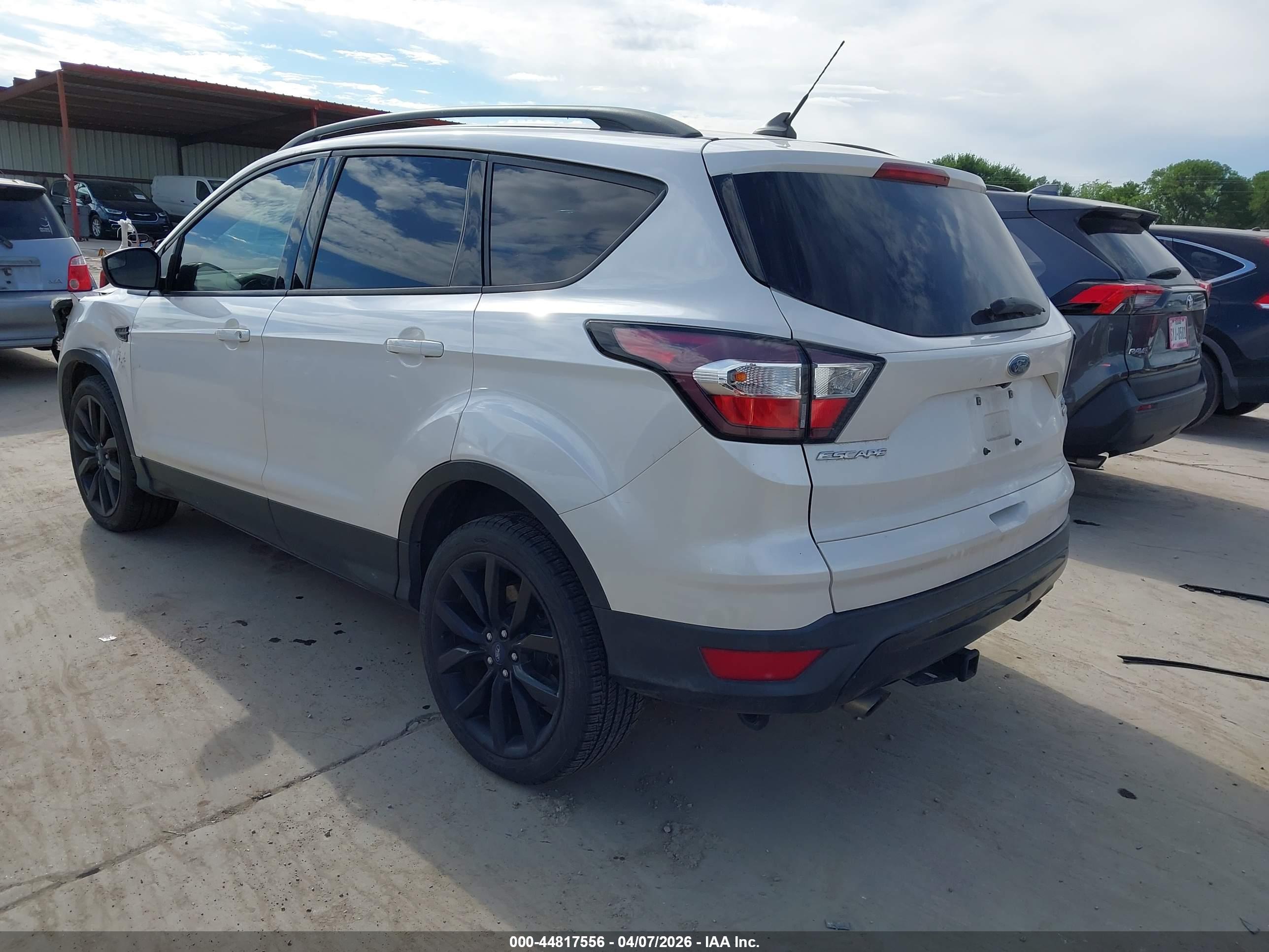 FORD ESCAPE image 3