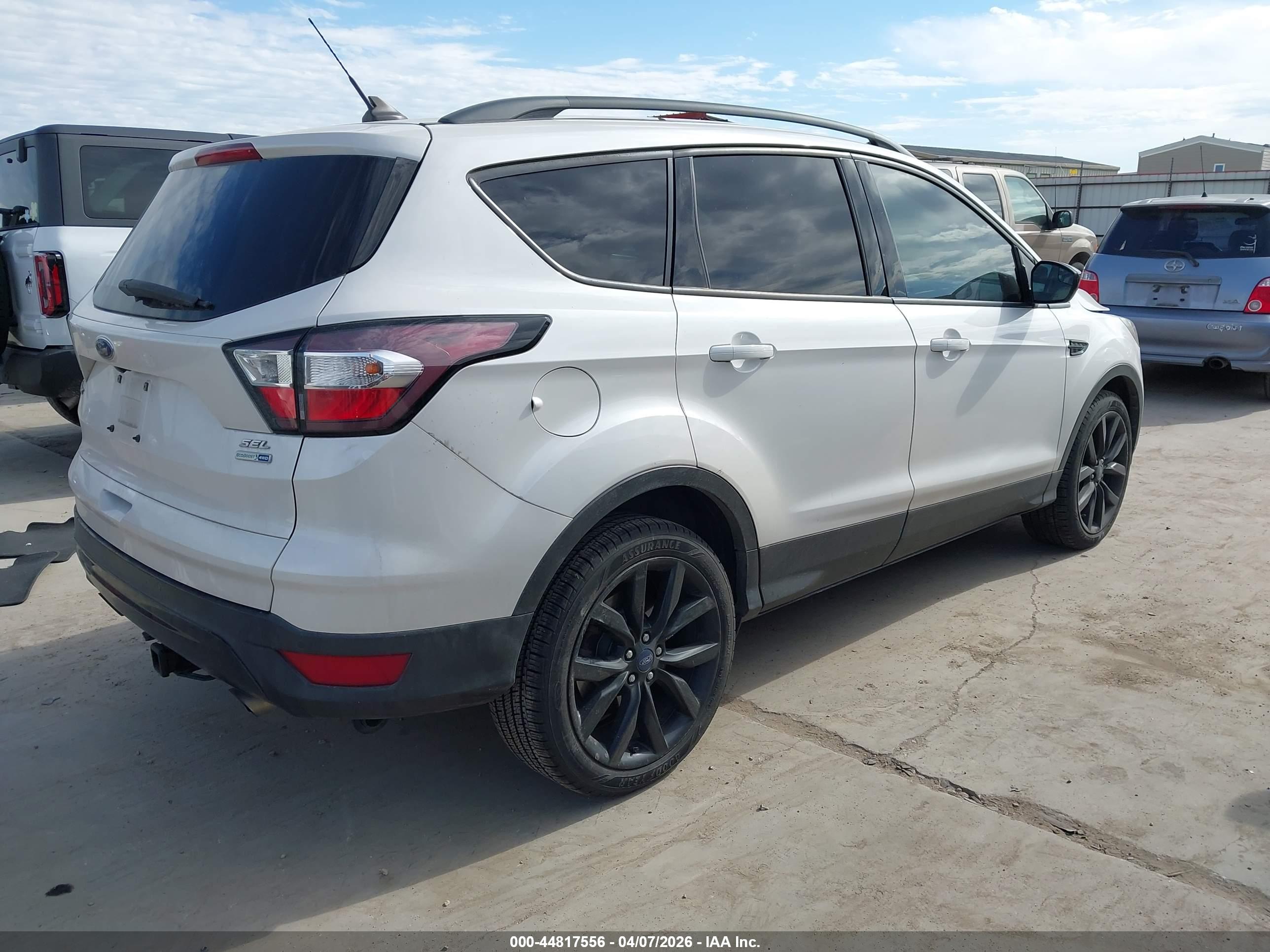 FORD ESCAPE image 4