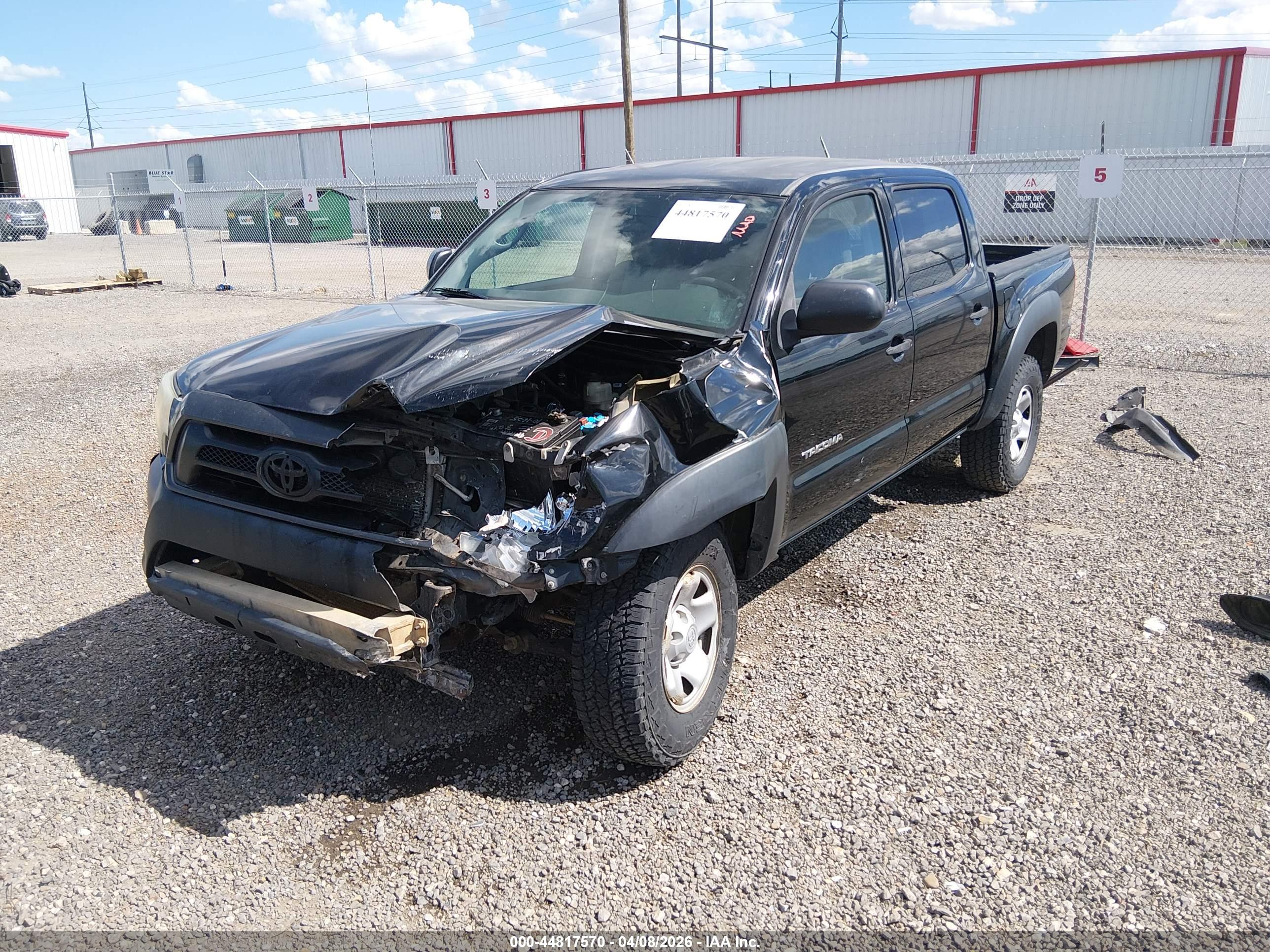 TOYOTA TACOMA image 2