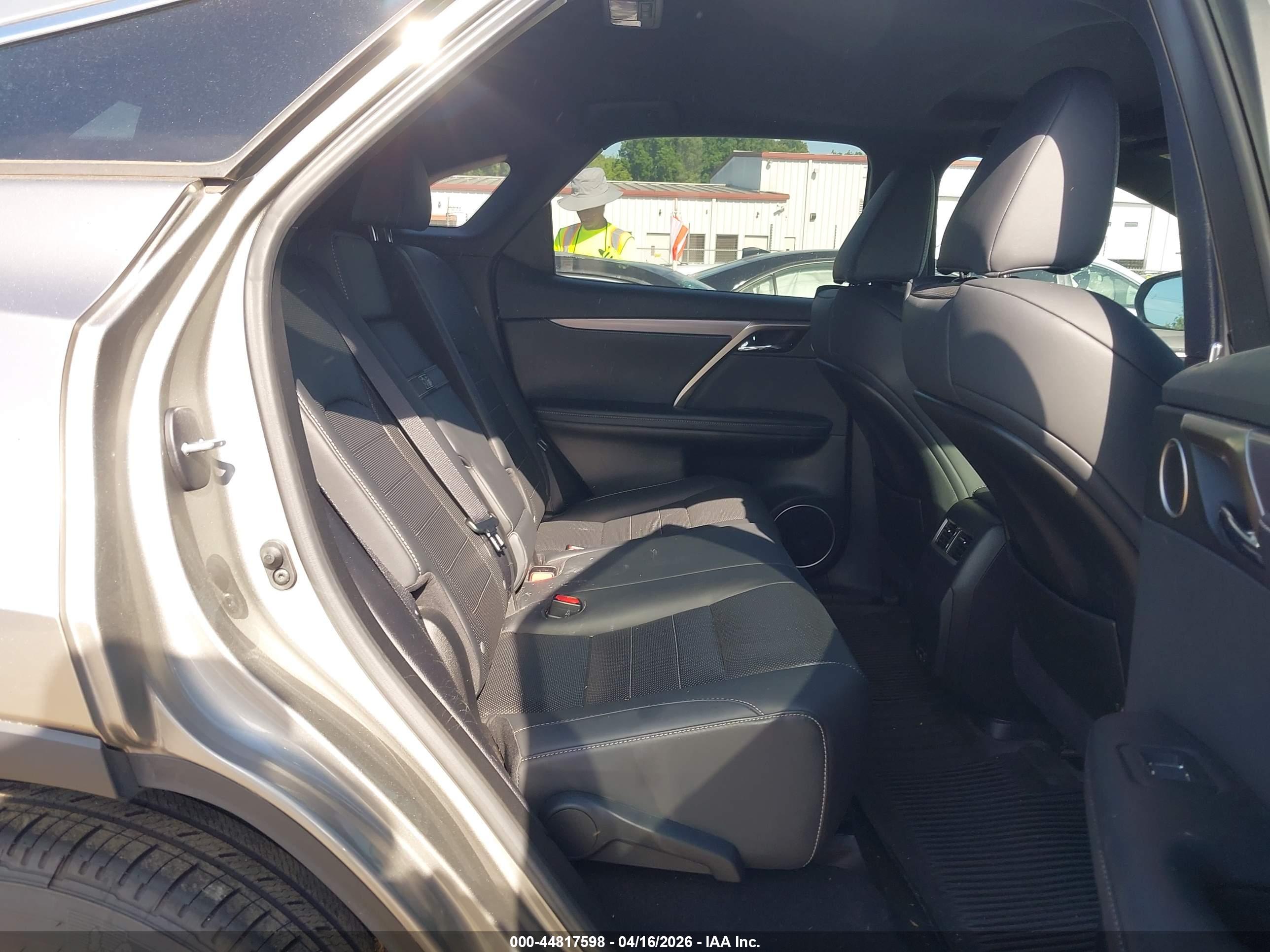 LEXUS RX image 8