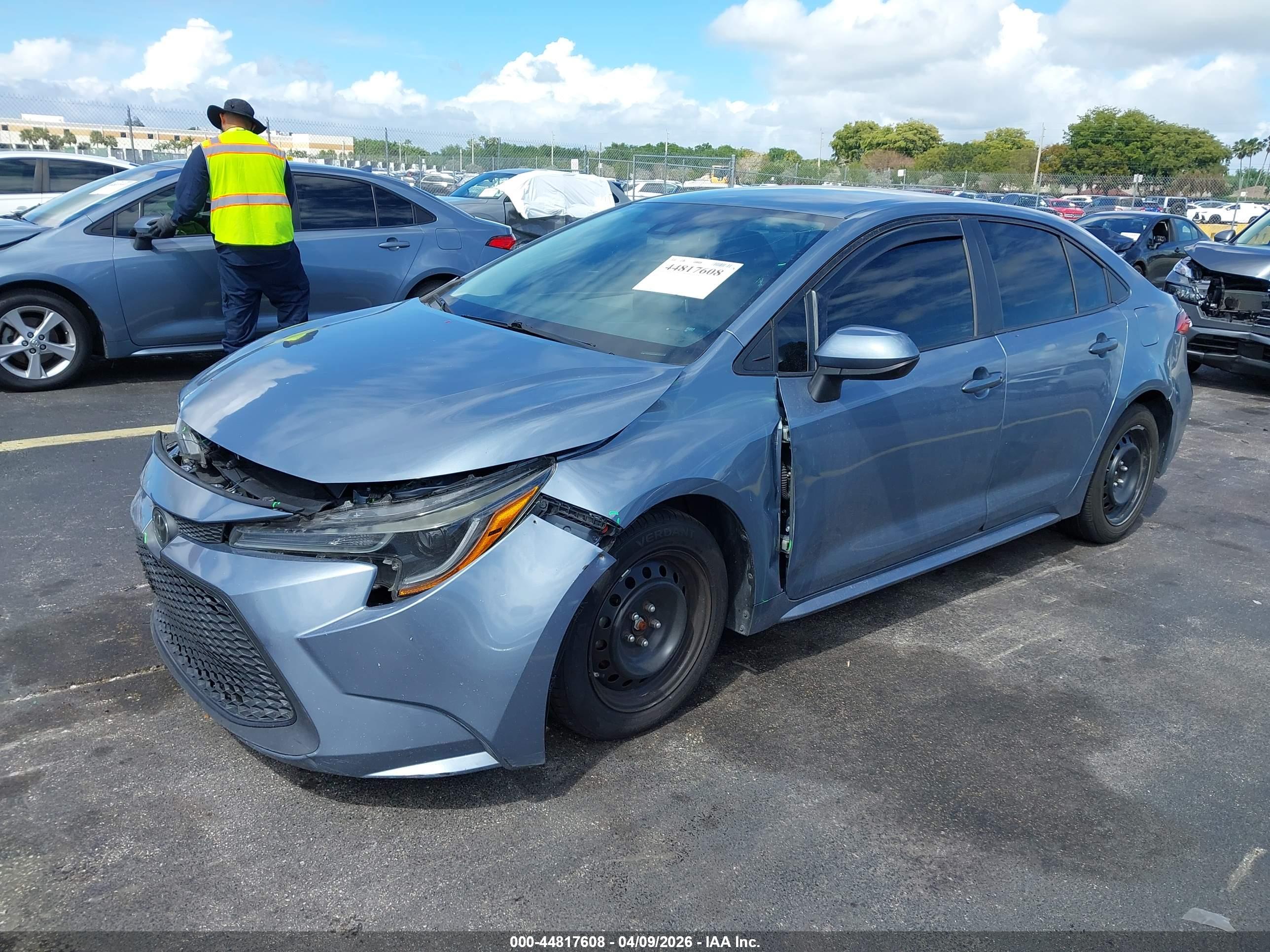 TOYOTA COROLLA image 2