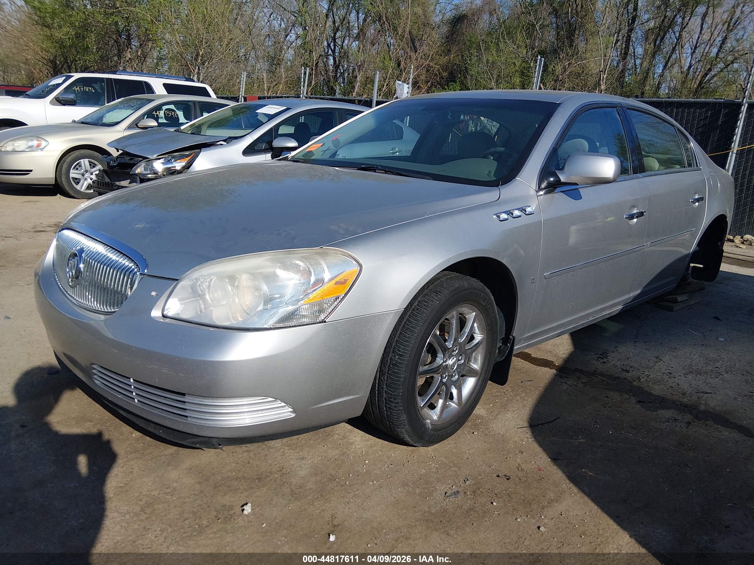 BUICK LUCERNE image 2