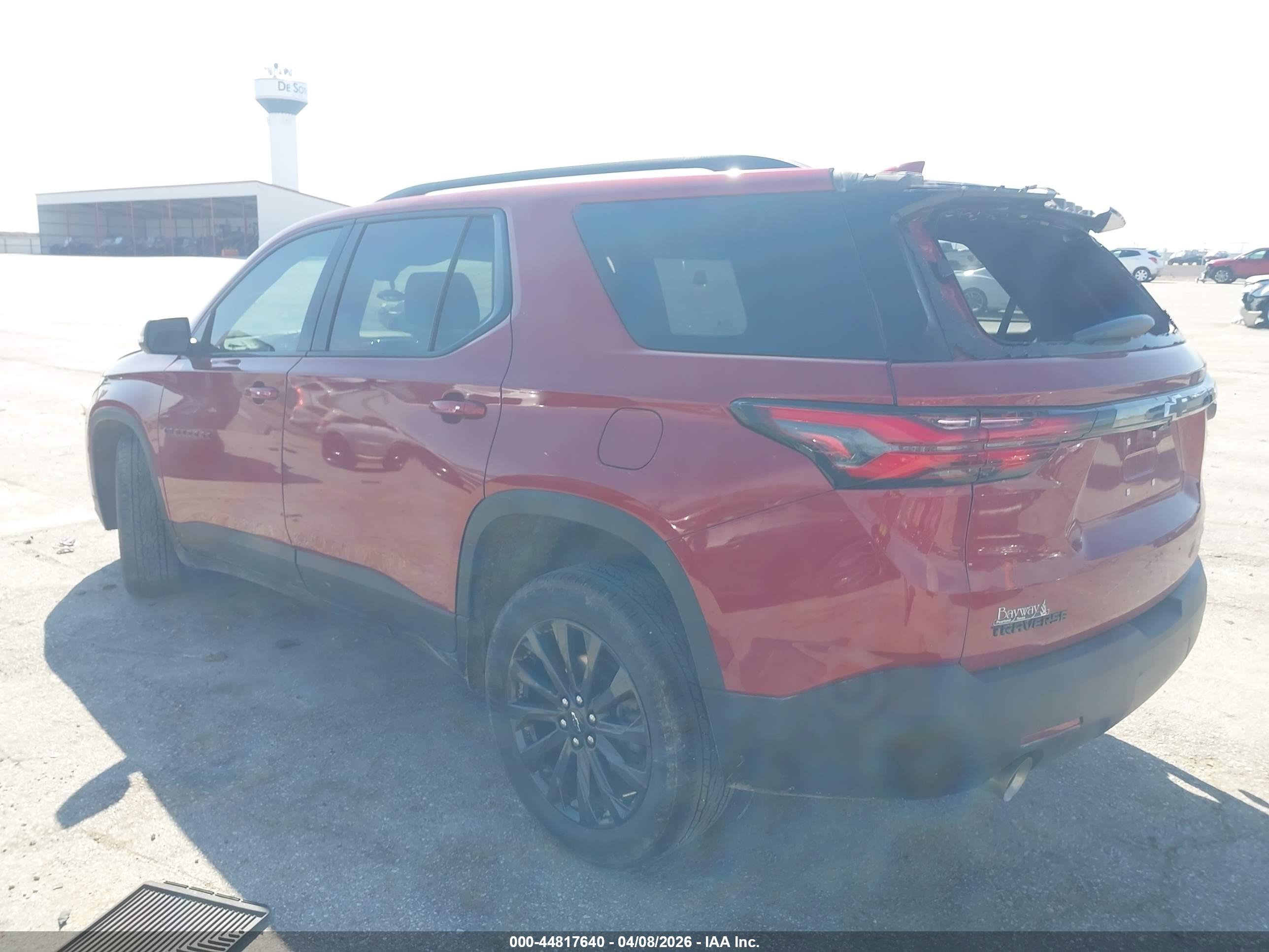 CHEVROLET TRAVERSE image 3