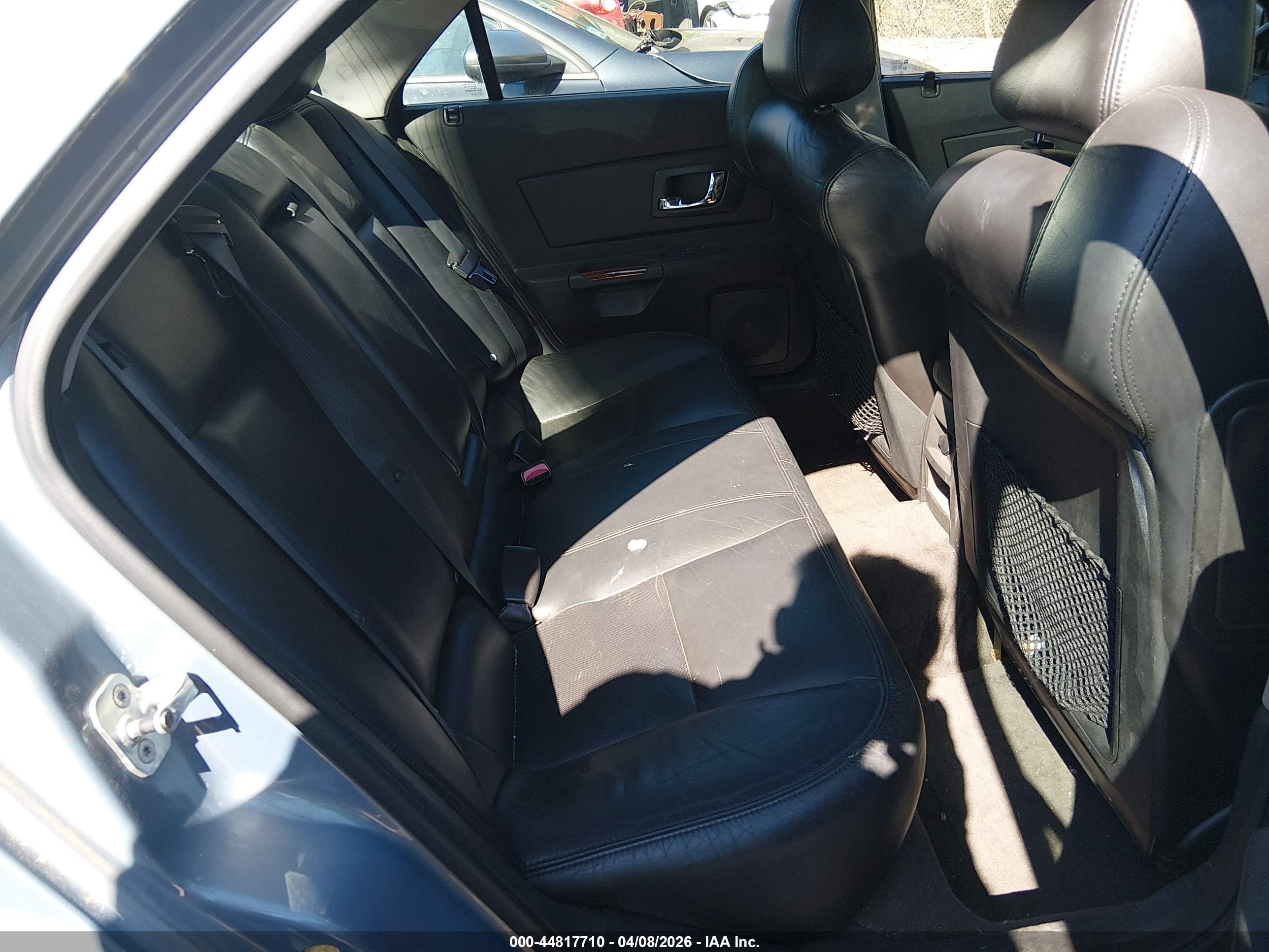CADILLAC CTS image 8