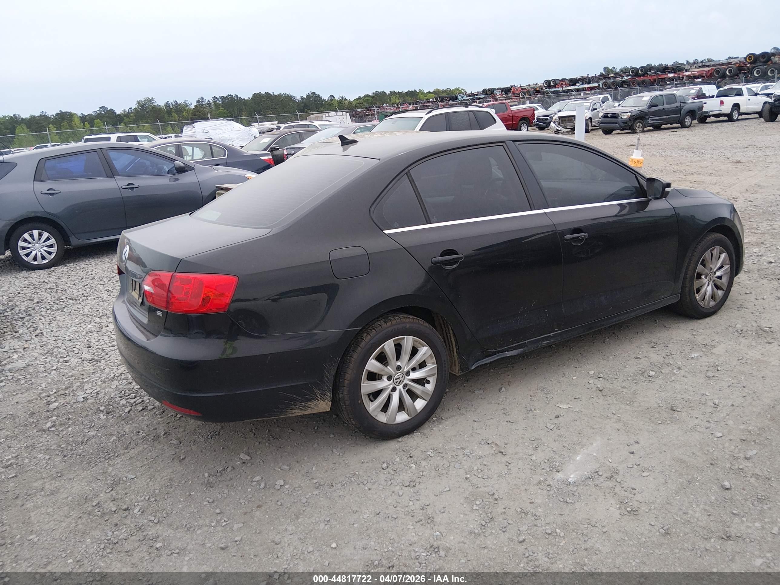 VOLKSWAGEN JETTA image 4