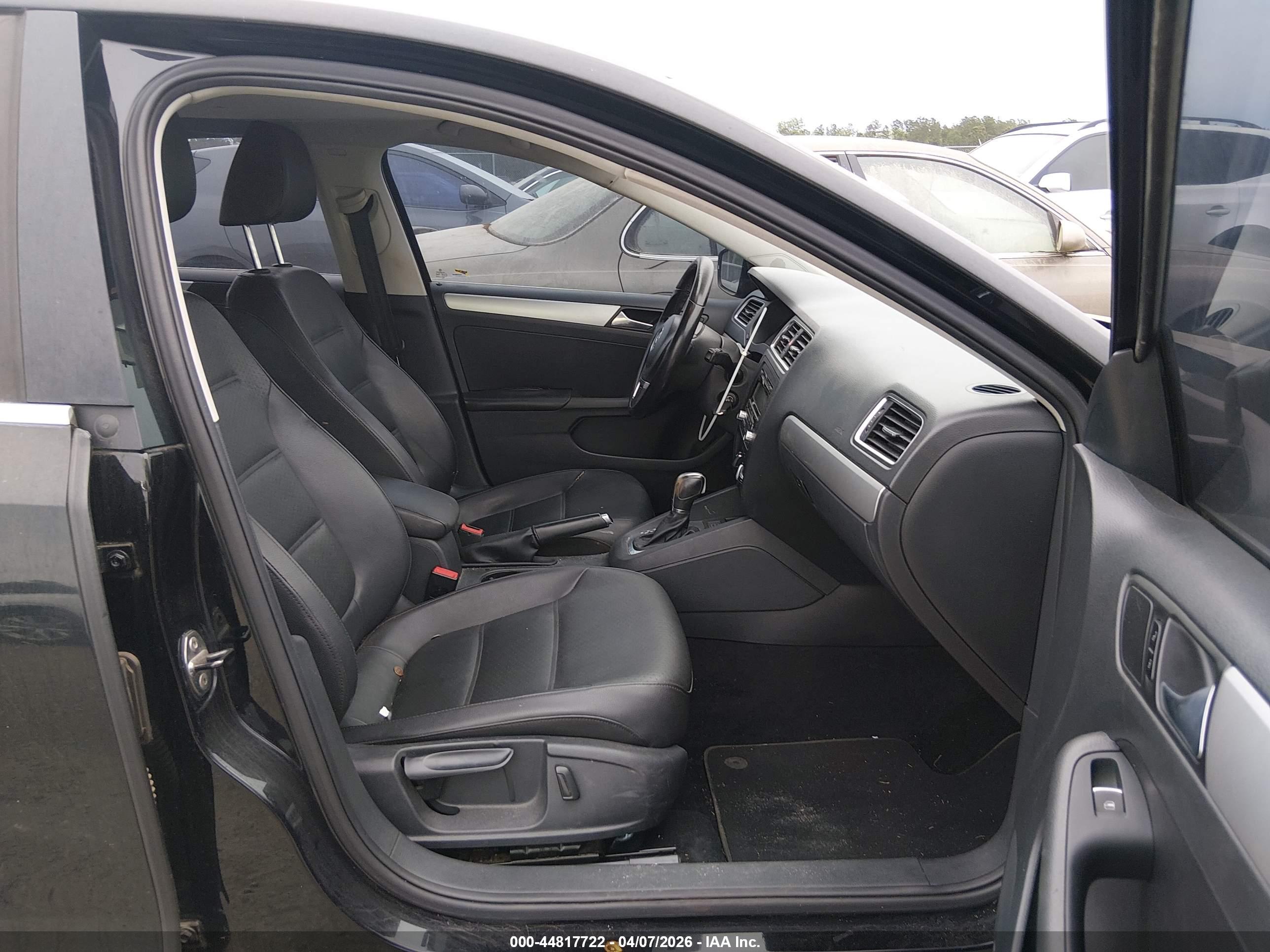 VOLKSWAGEN JETTA image 5