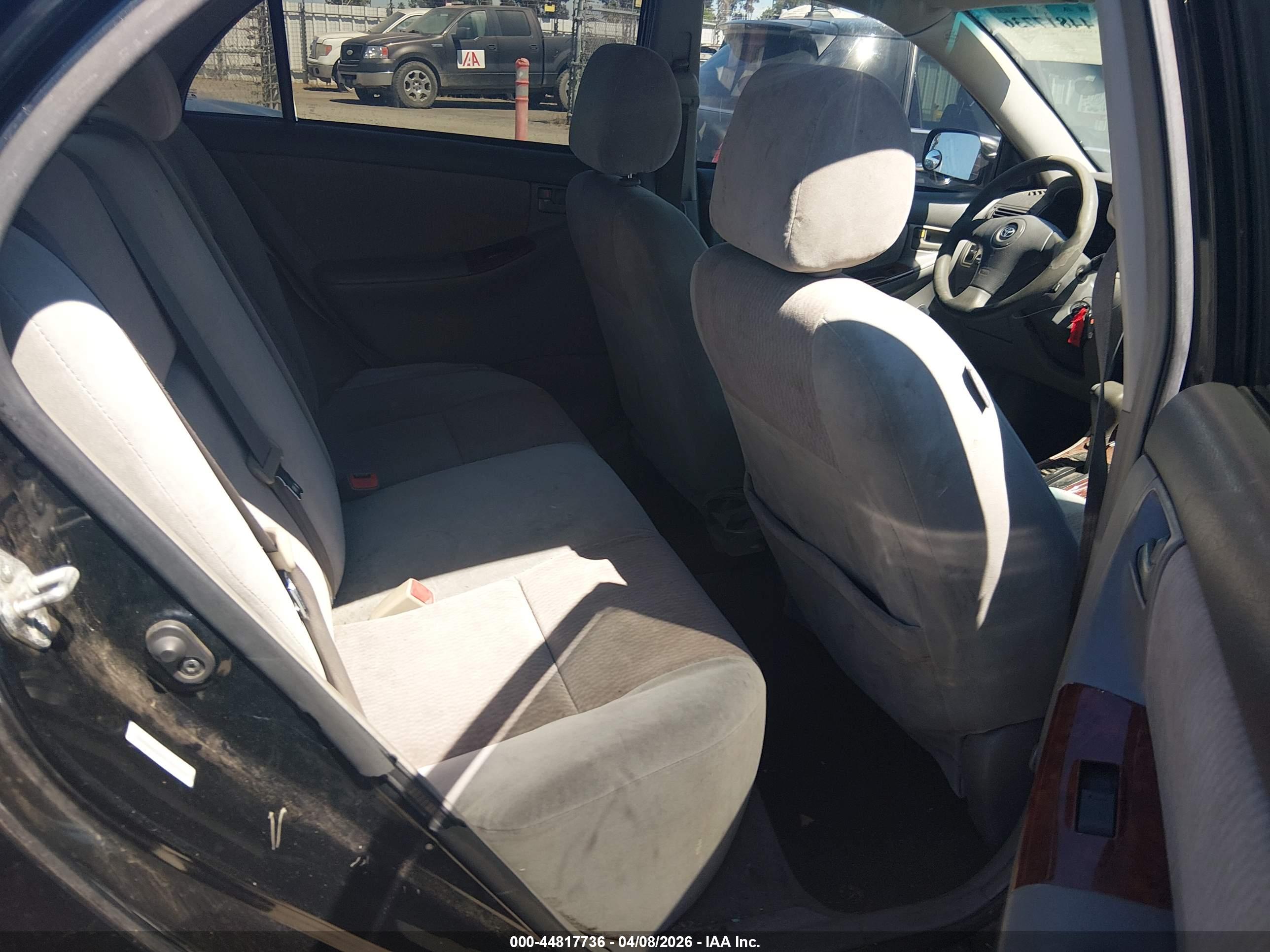 TOYOTA COROLLA image 8