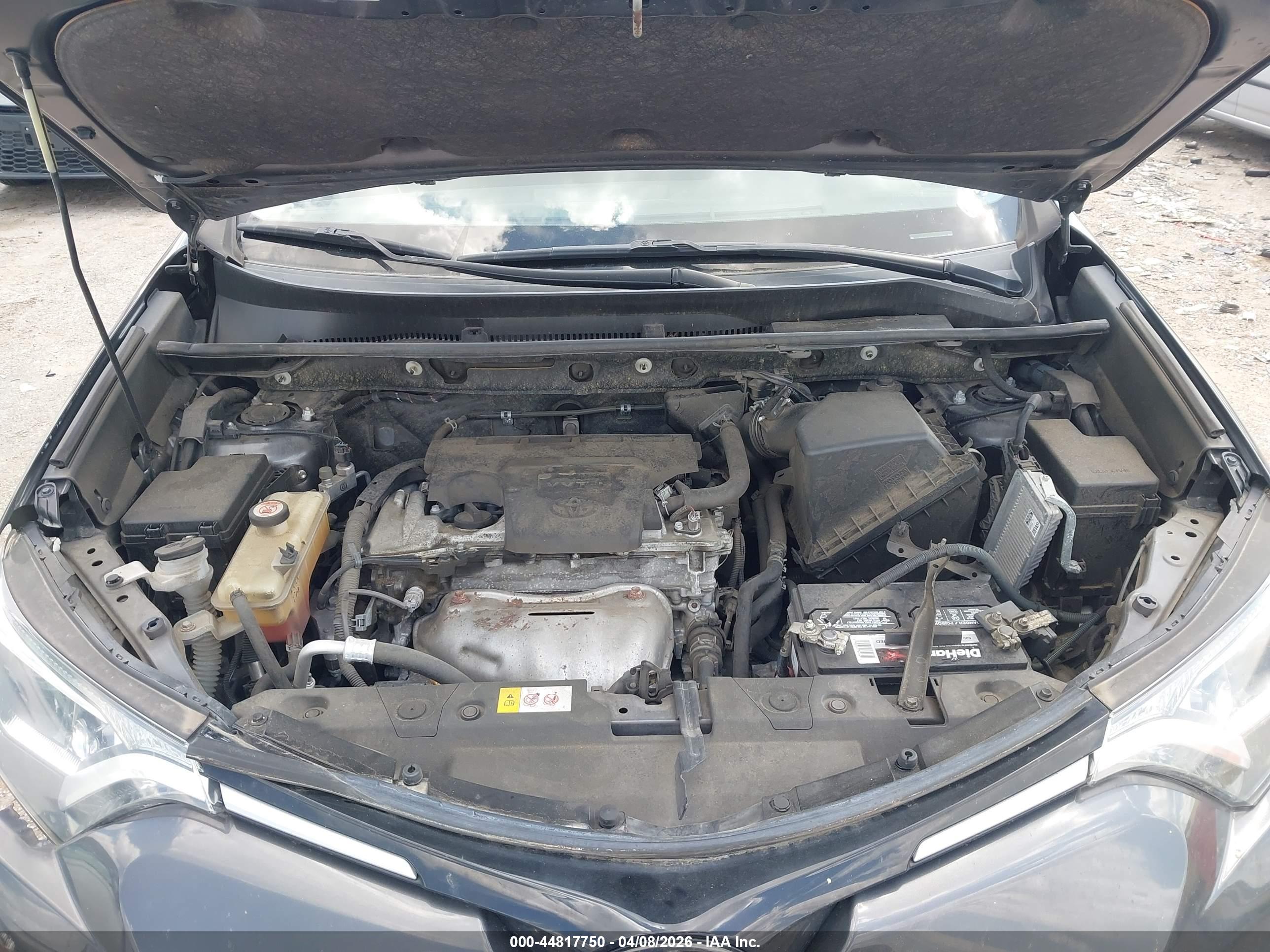 TOYOTA RAV4 image 10