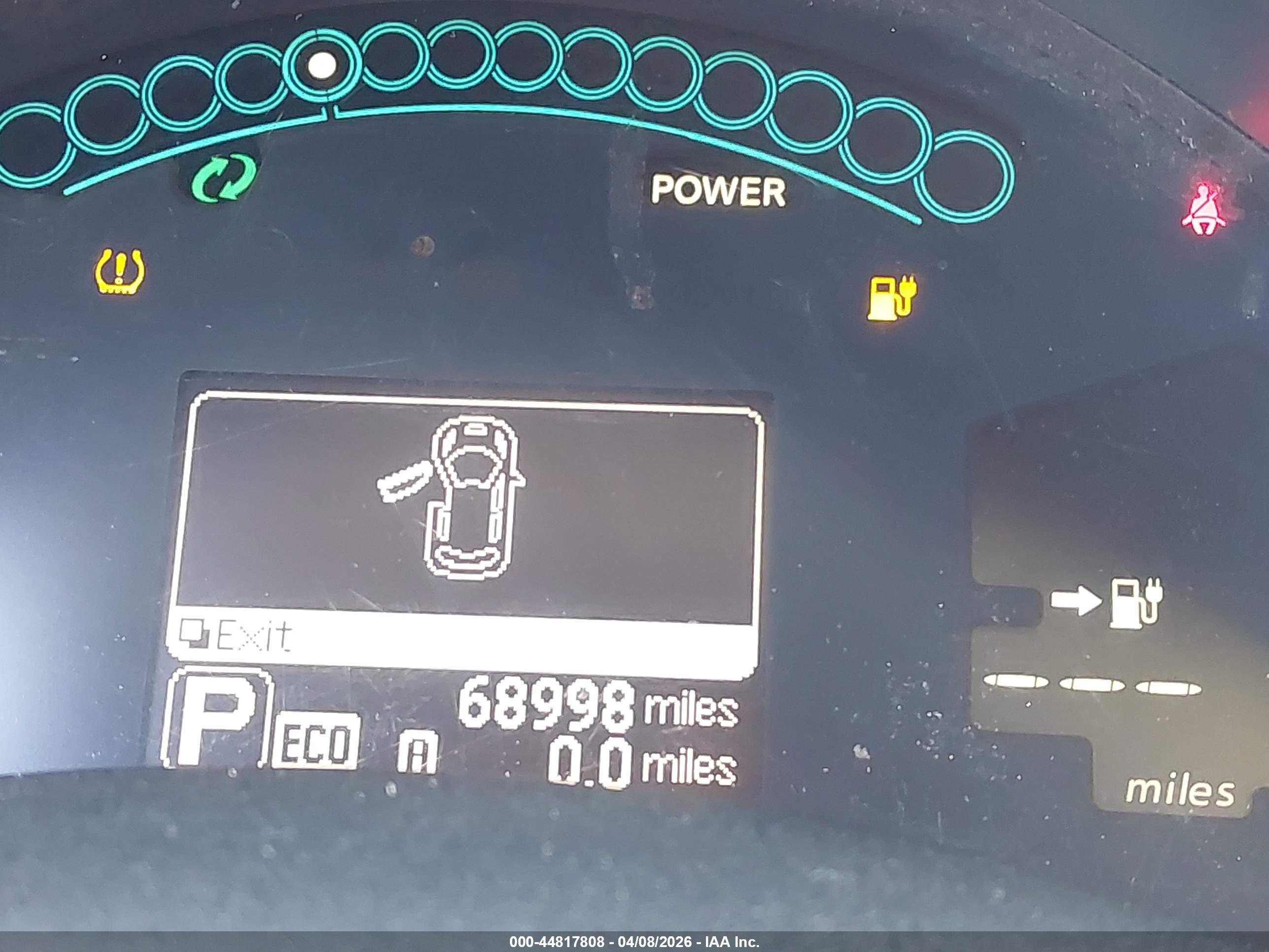 NISSAN LEAF image 7