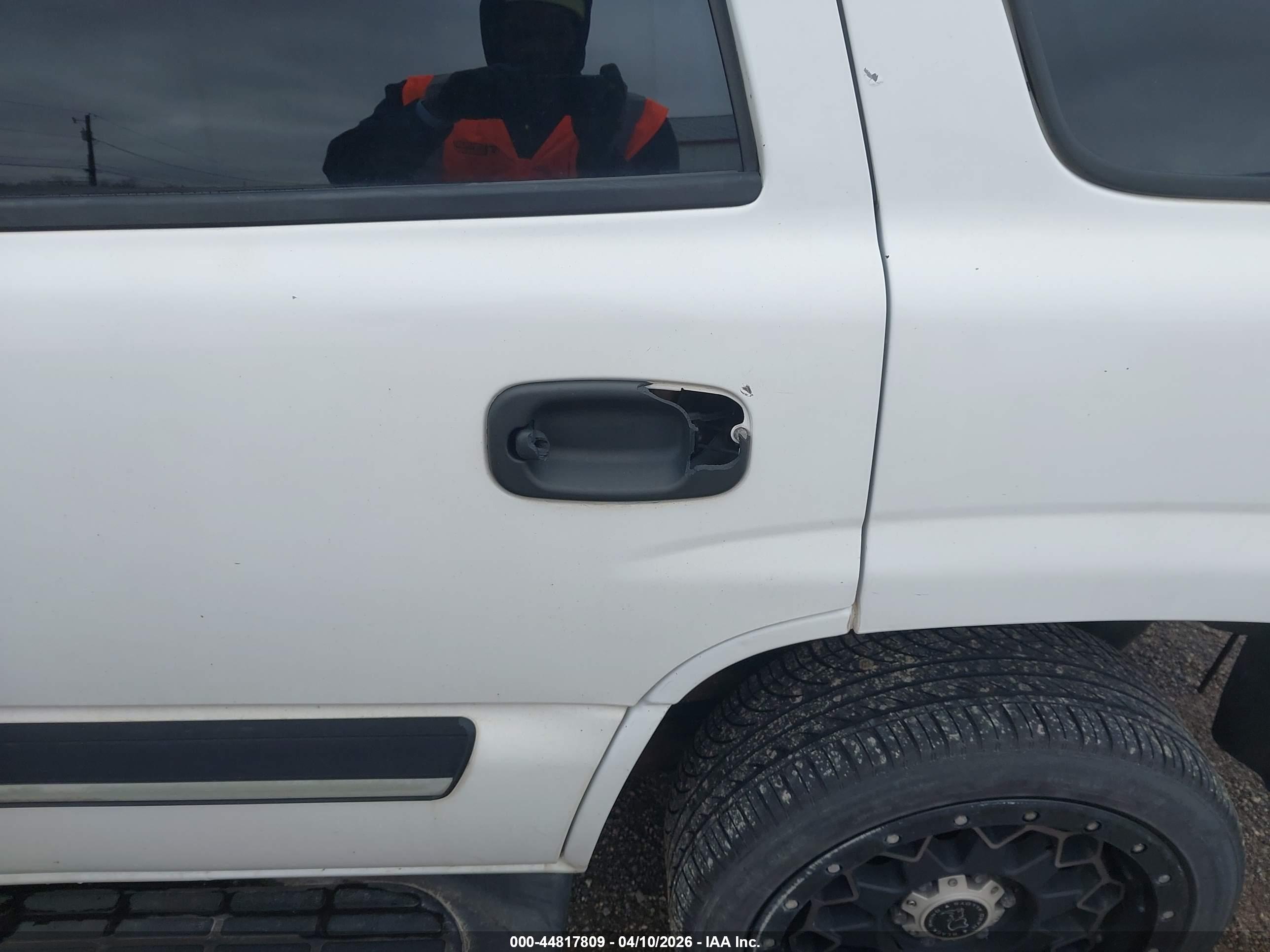 CHEVROLET TAHOE image 6