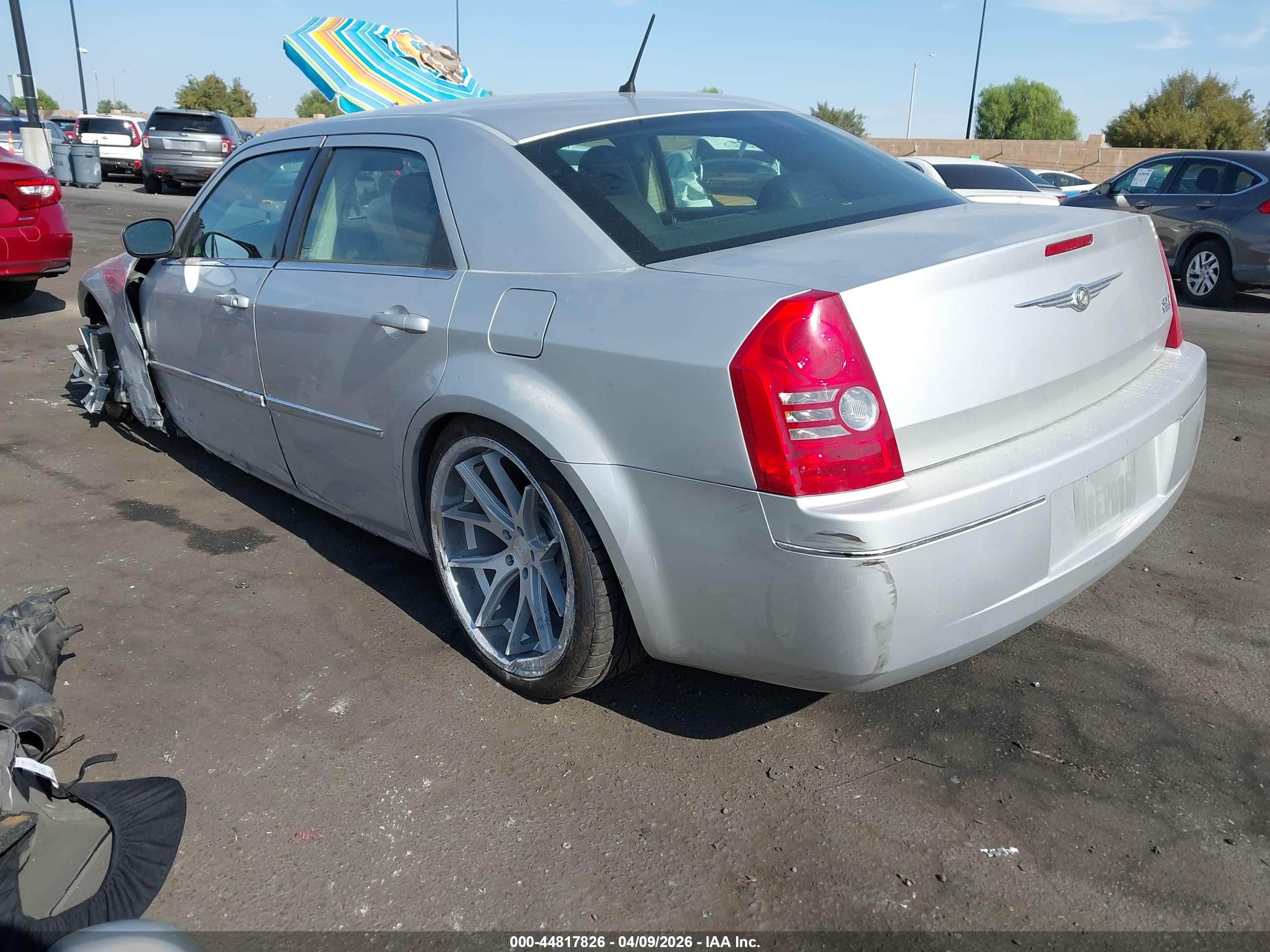 CHRYSLER 300 image 3