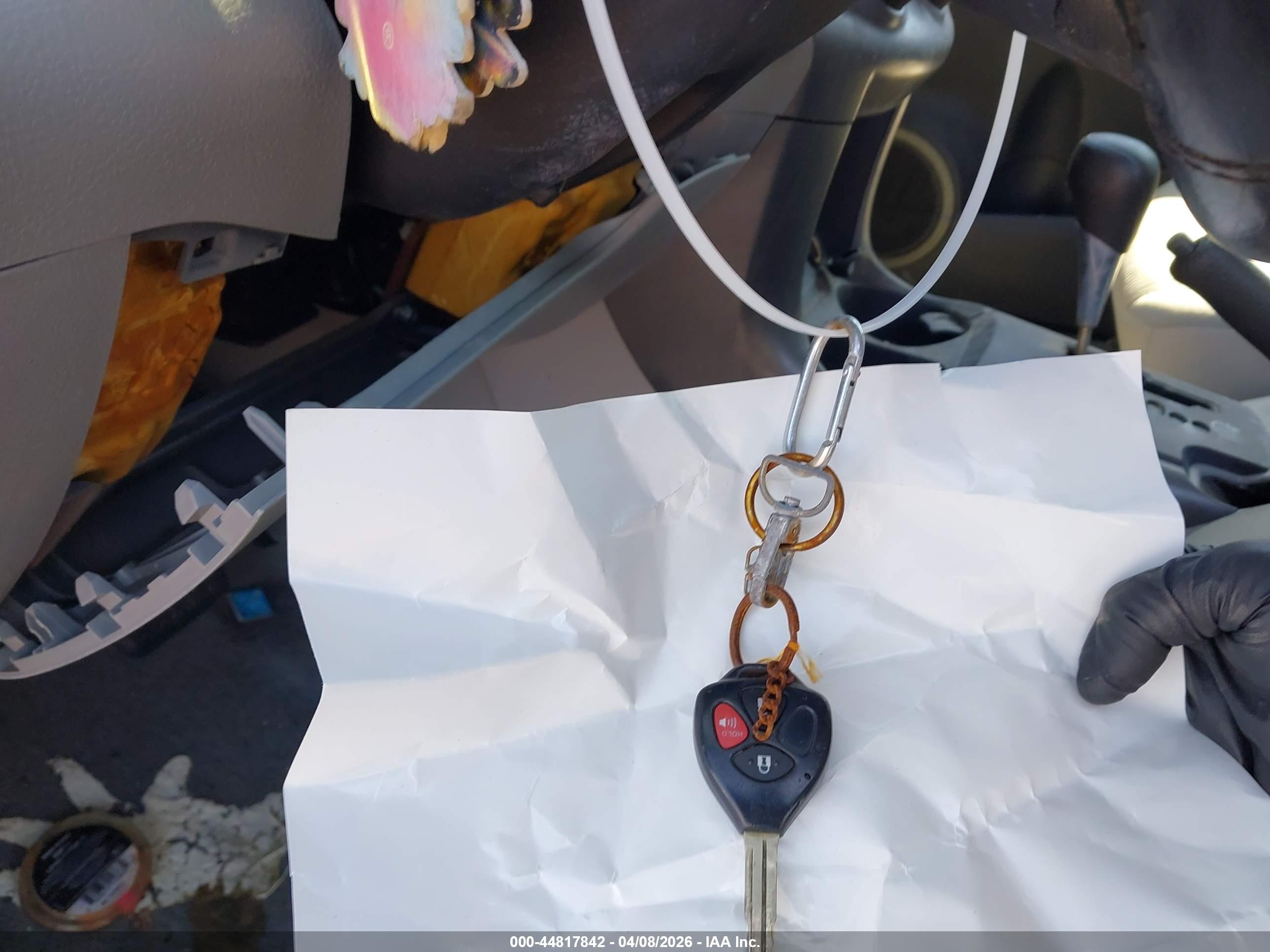 TOYOTA RAV4 image 11