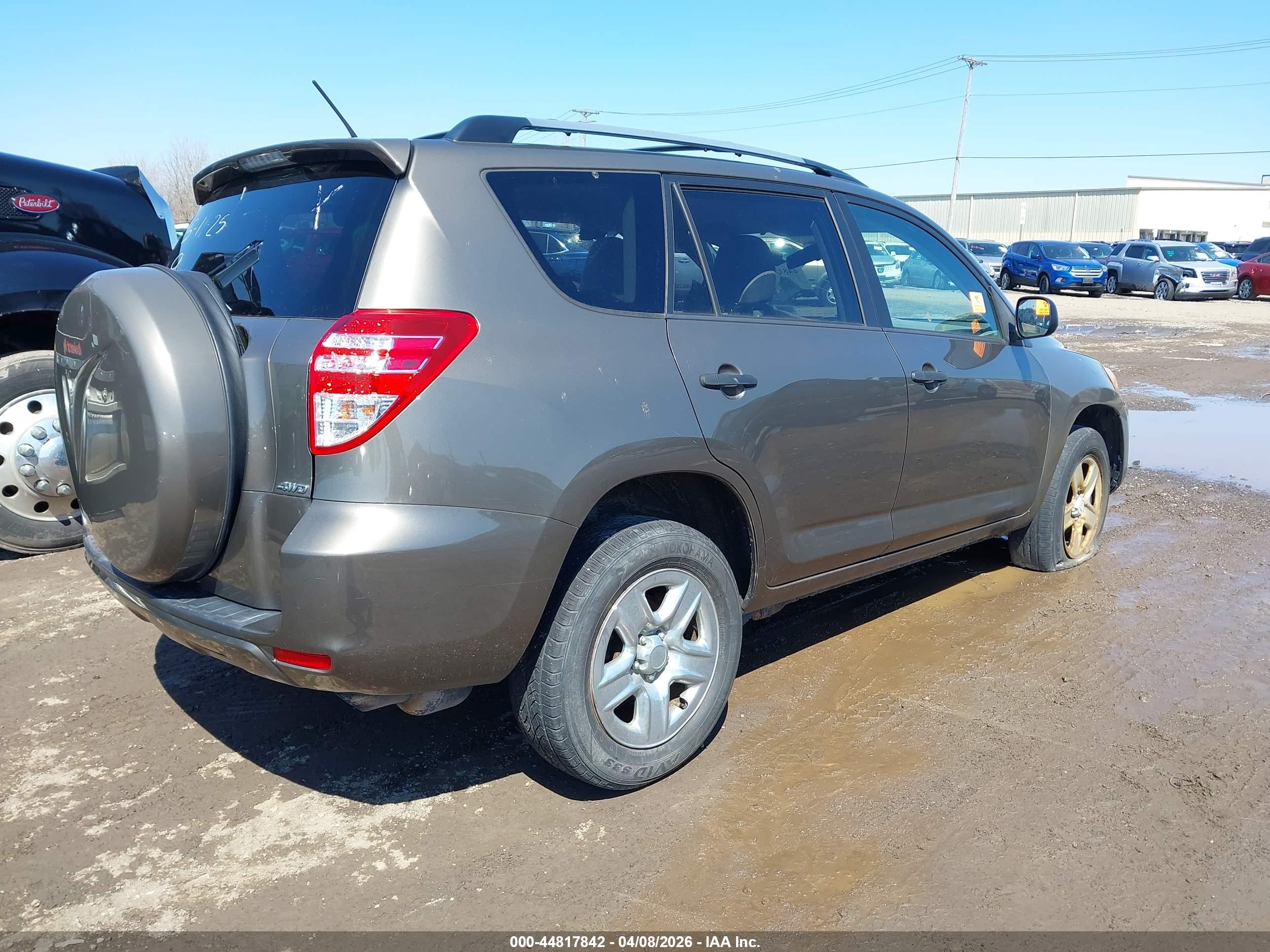 TOYOTA RAV4 image 4