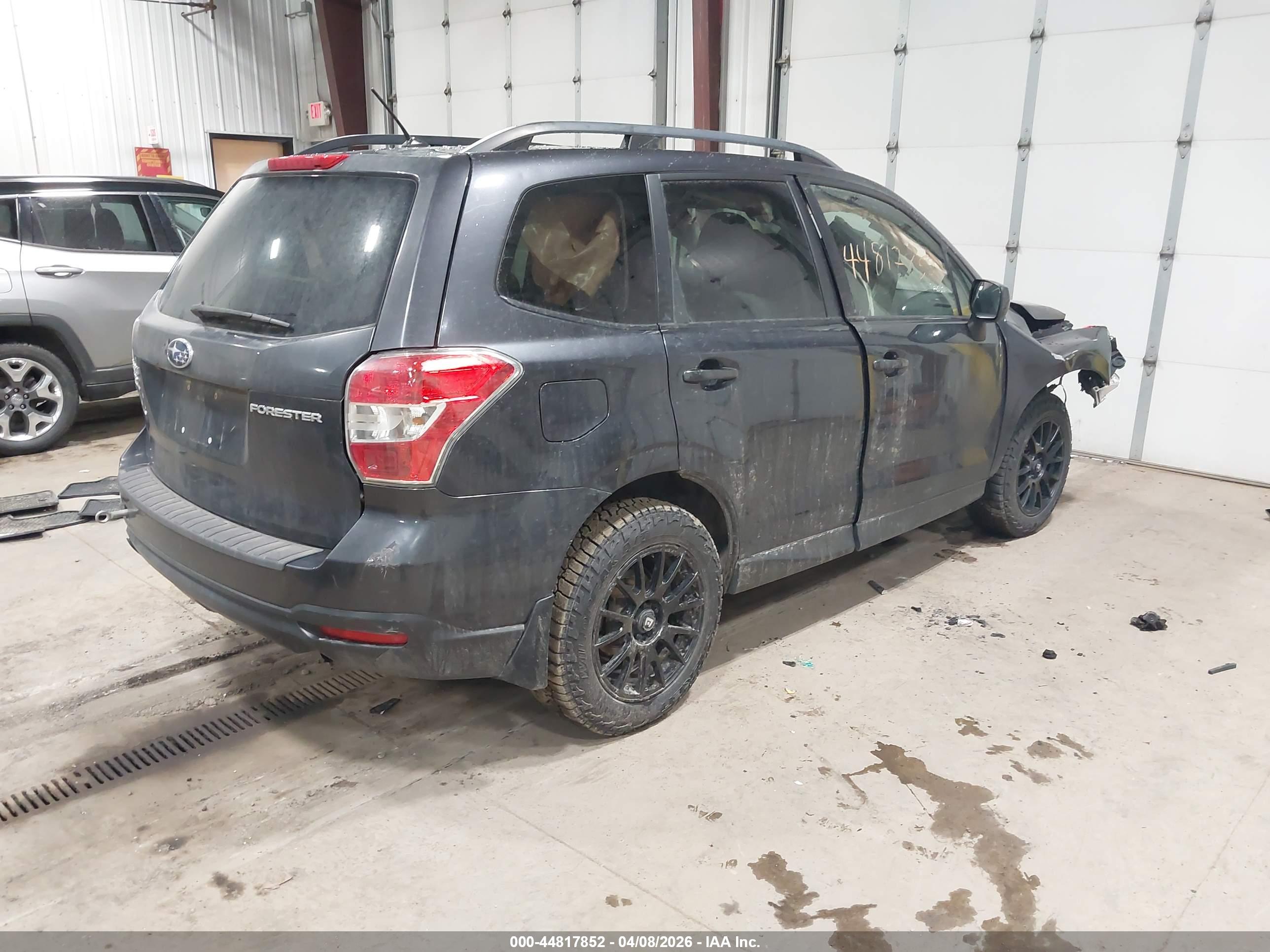 SUBARU FORESTER image 4