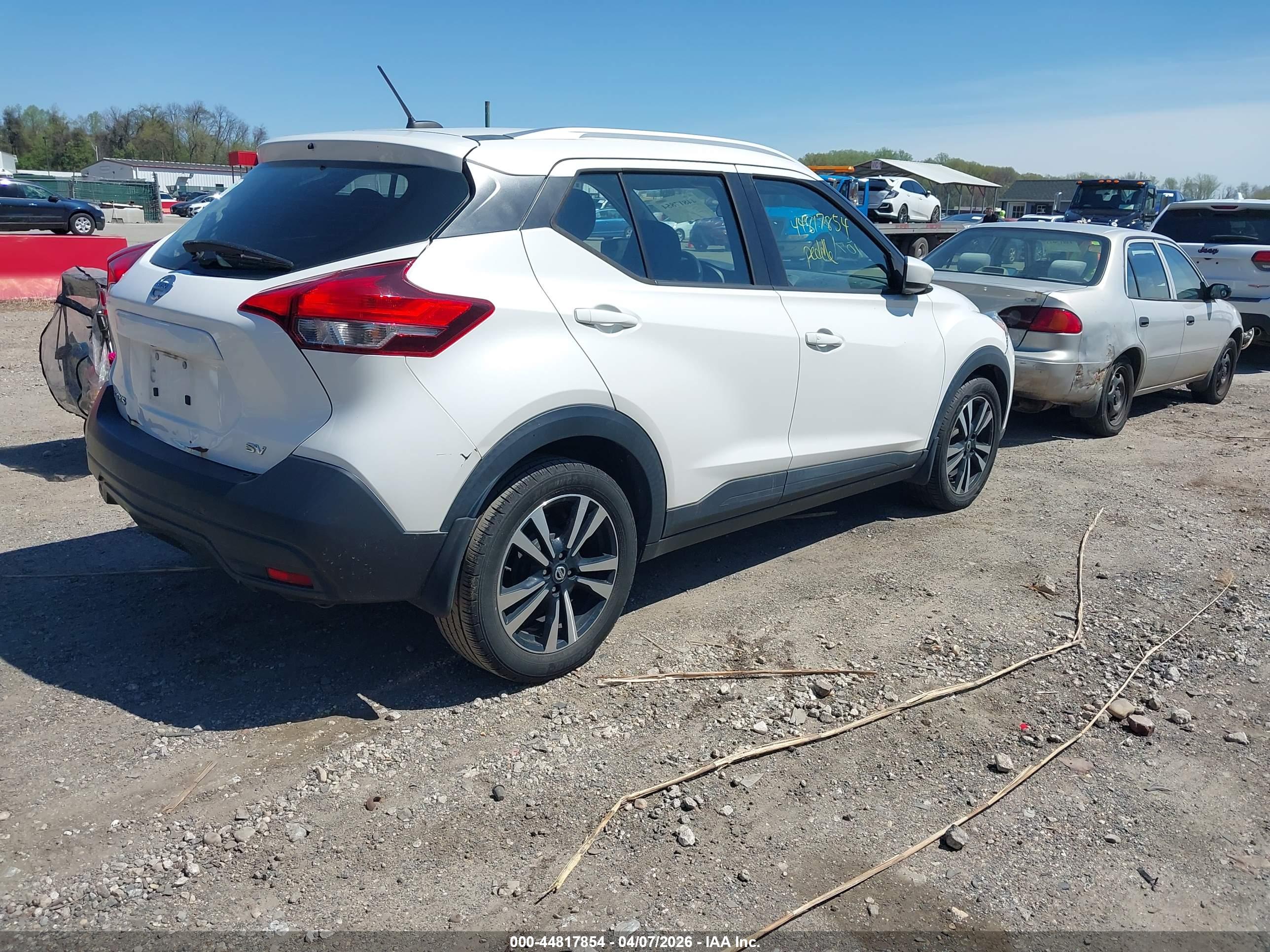 NISSAN KICKS image 4