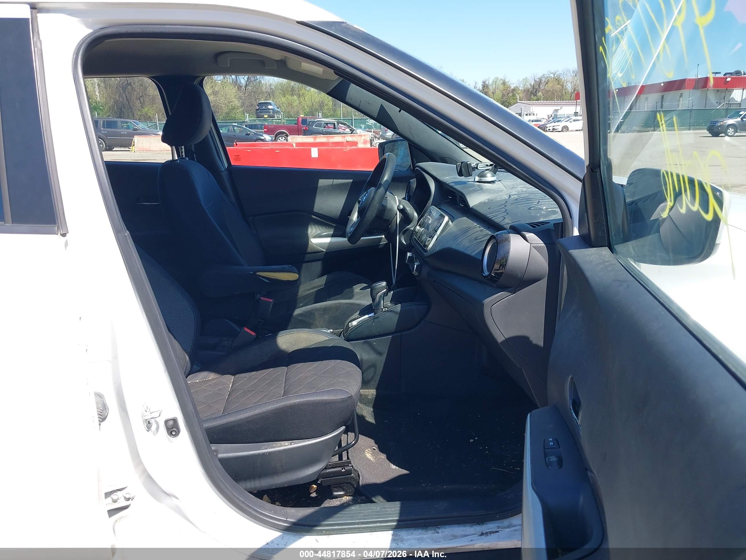 NISSAN KICKS image 5