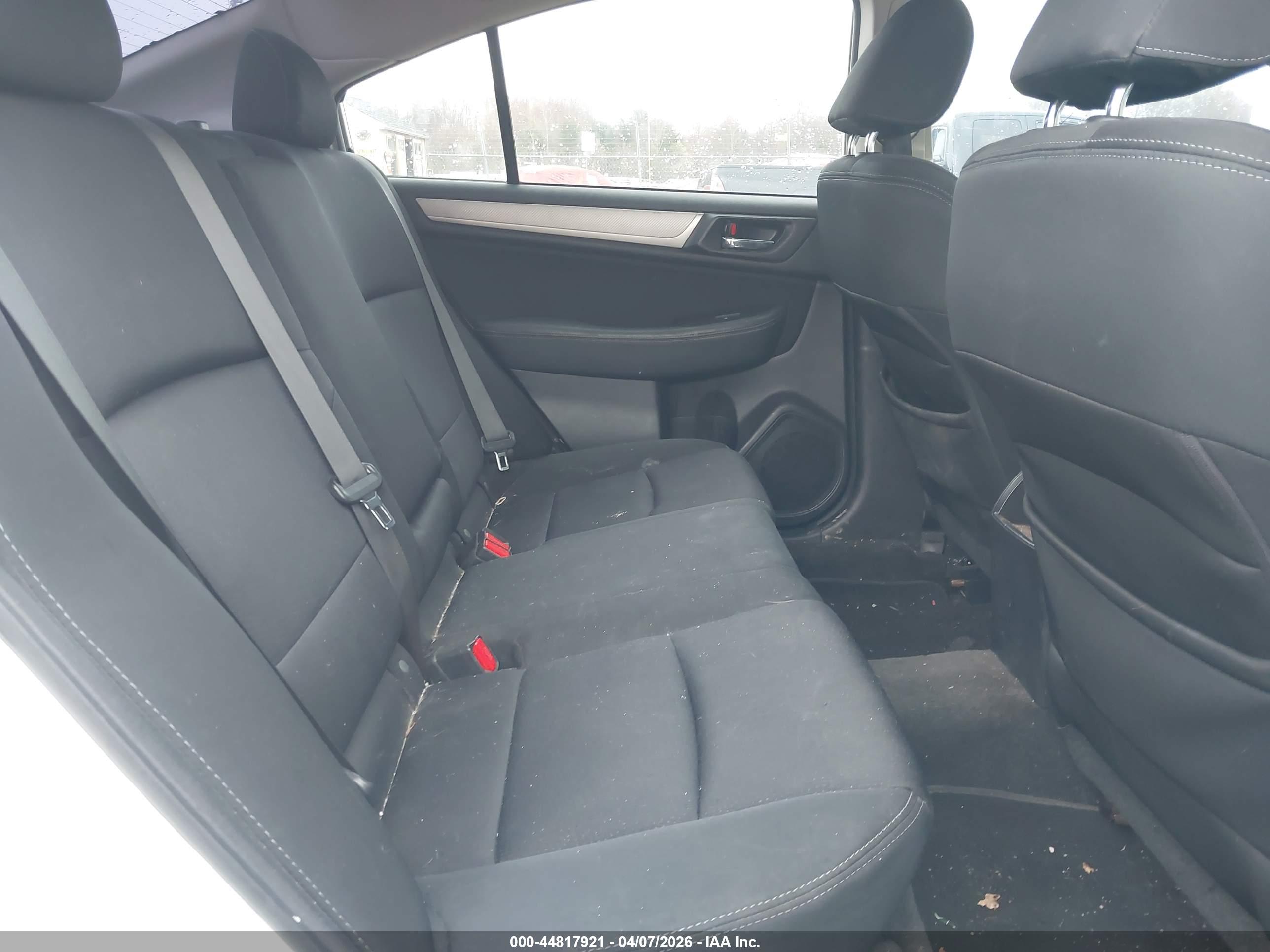 SUBARU LEGACY image 8
