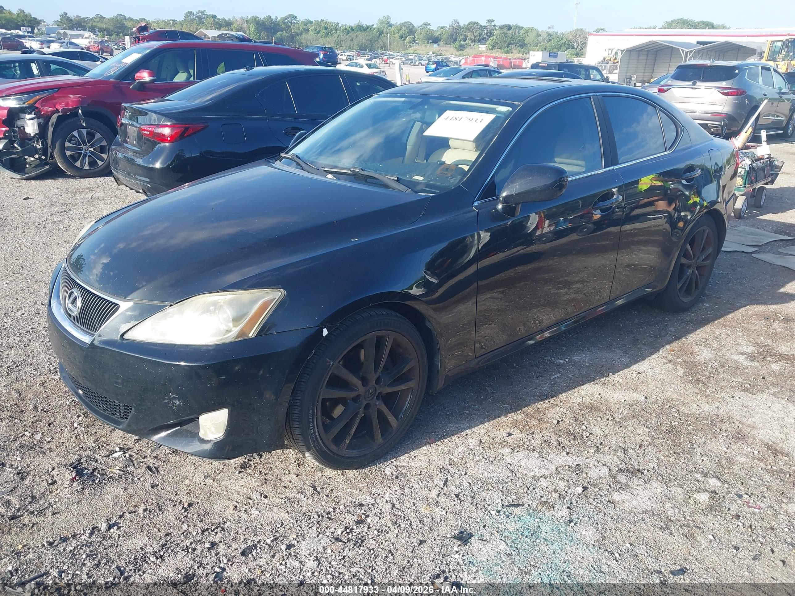 LEXUS IS image 2