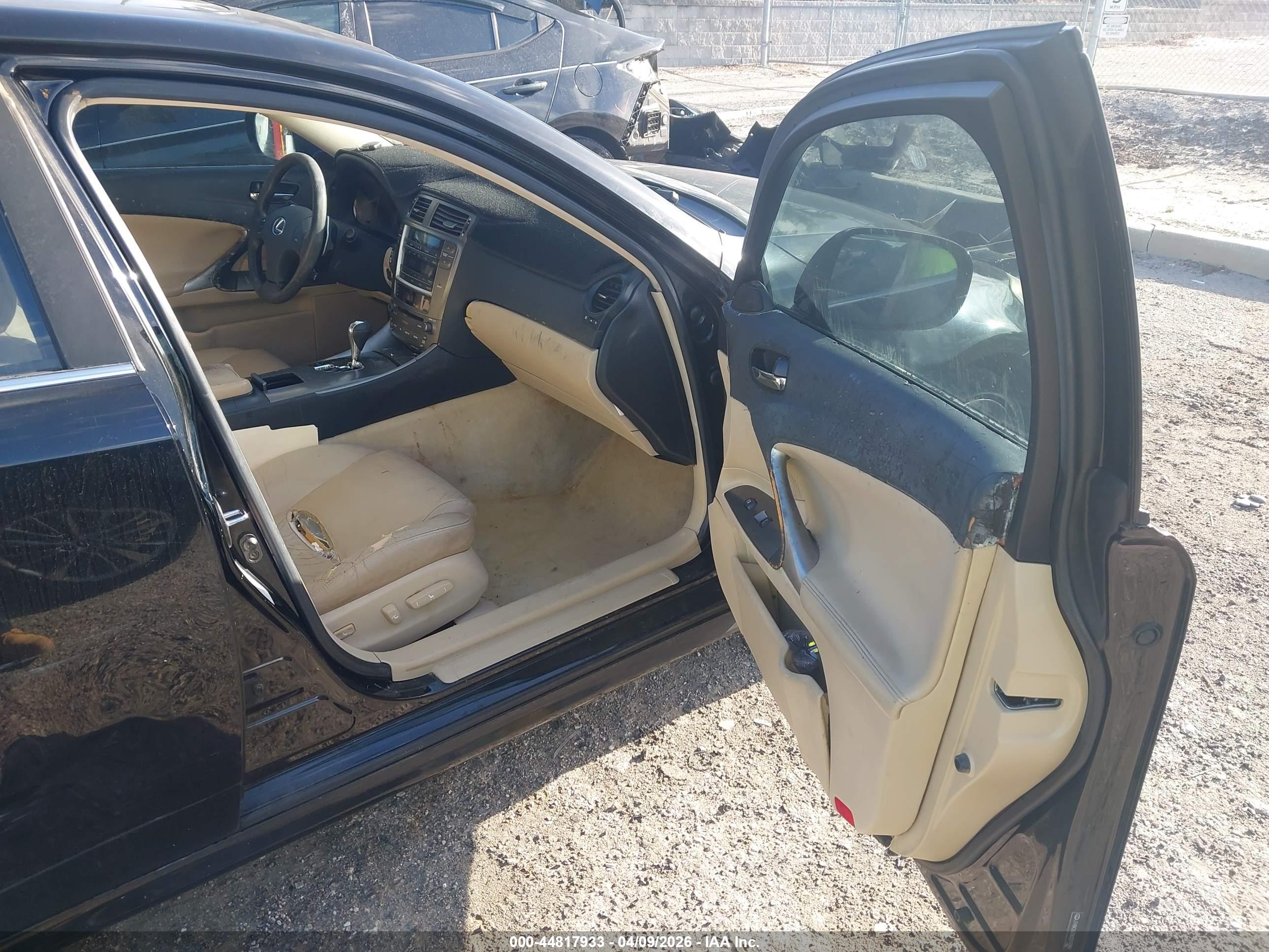 LEXUS IS image 5