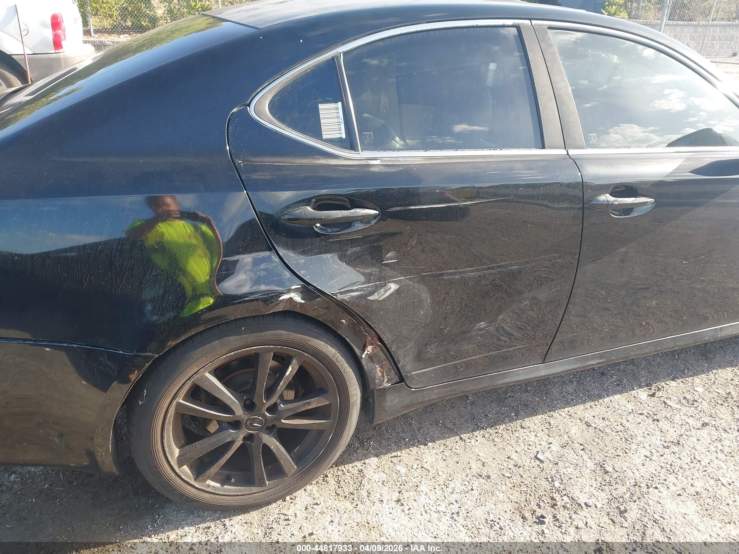 LEXUS IS image 6
