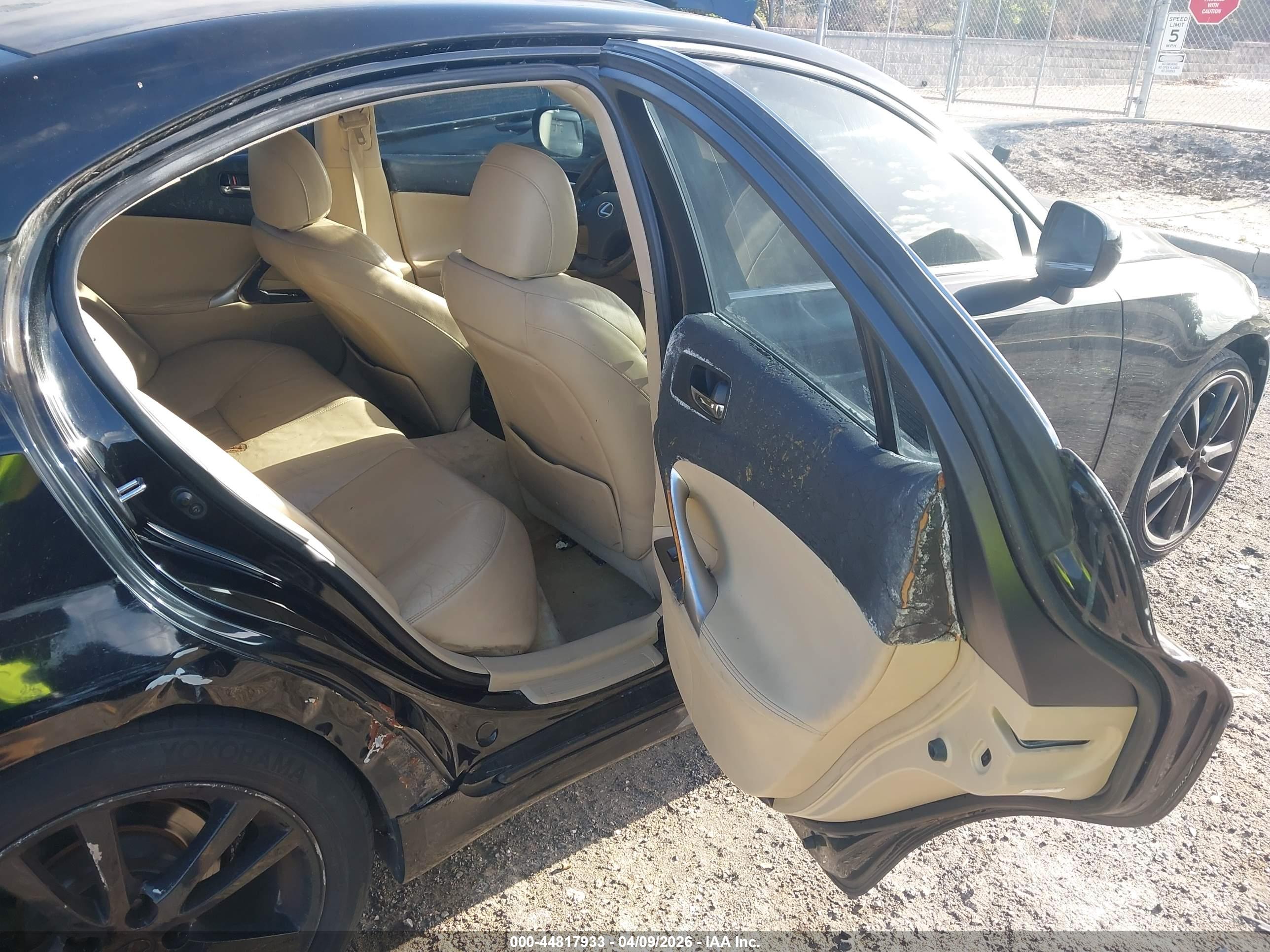 LEXUS IS image 8