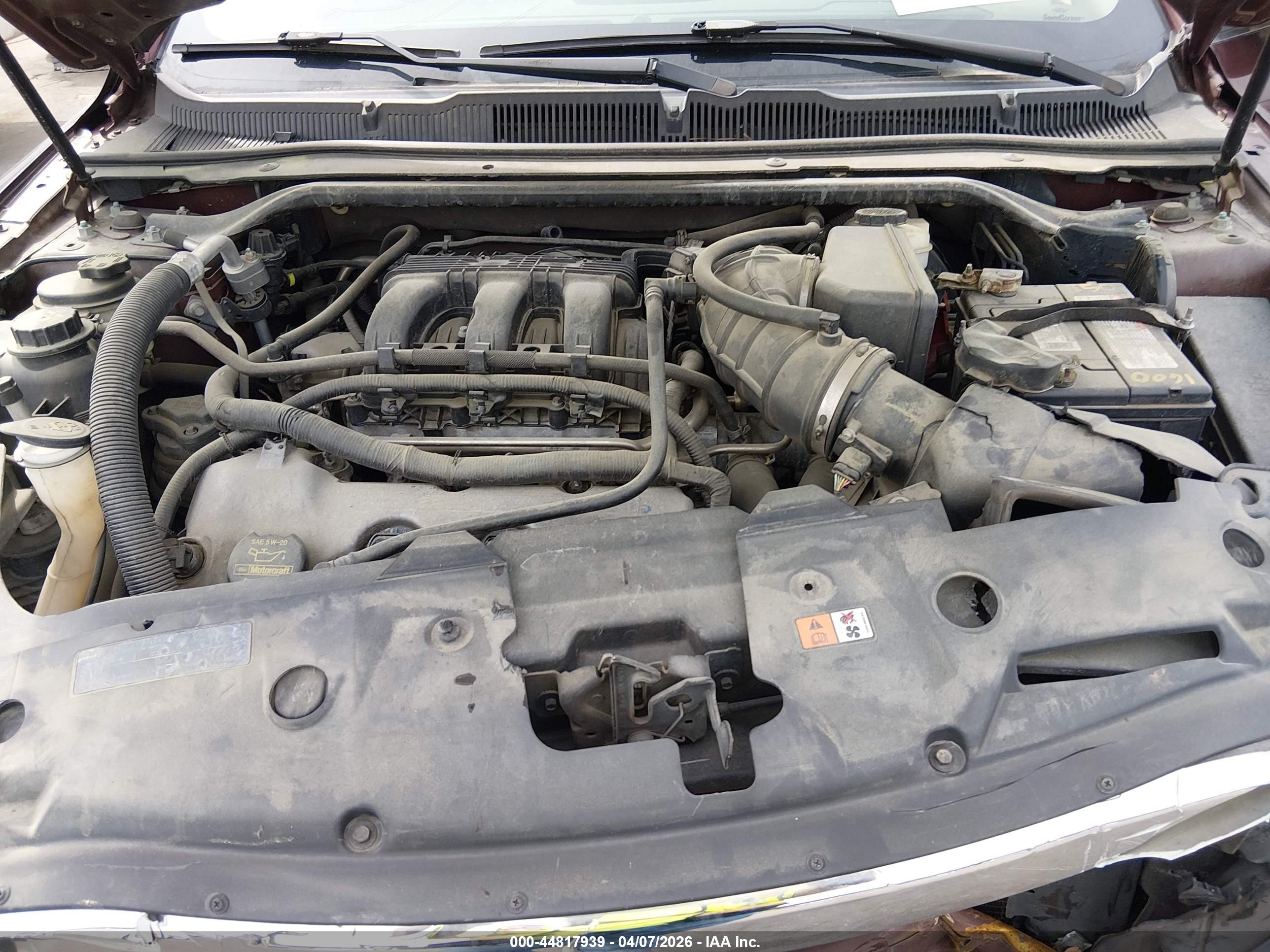 FORD TAURUS image 10