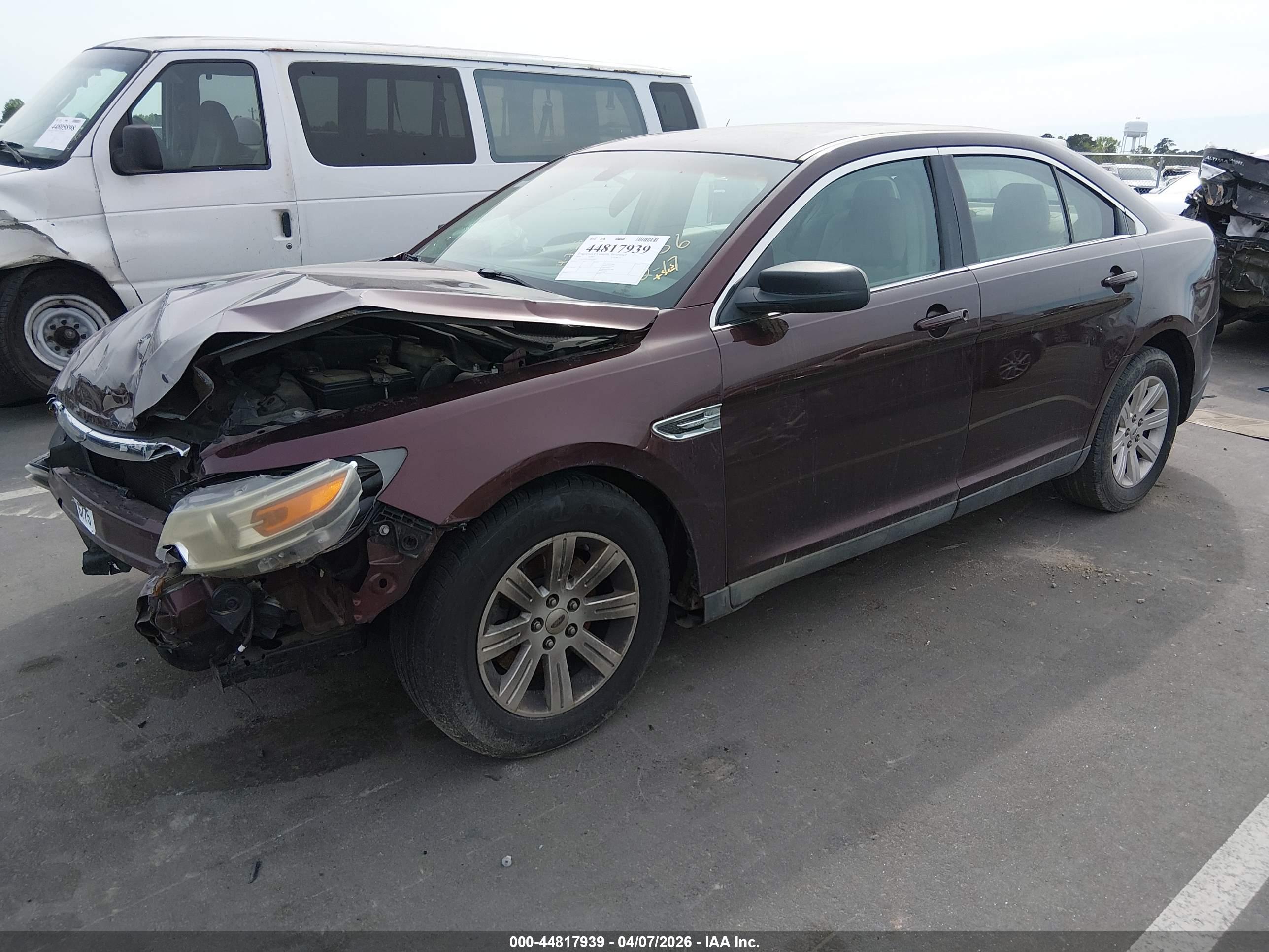 FORD TAURUS image 2