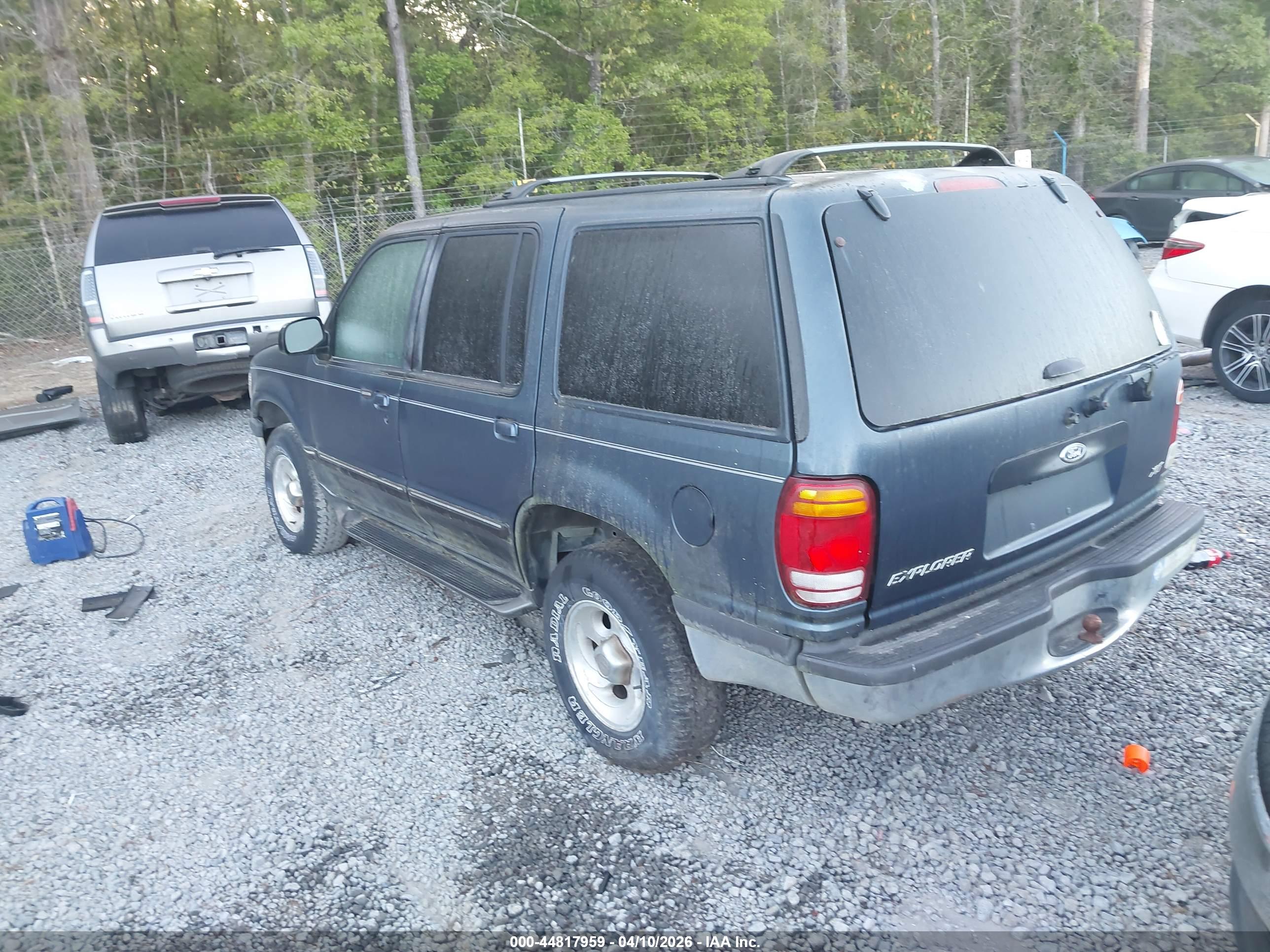FORD EXPLORER image 3