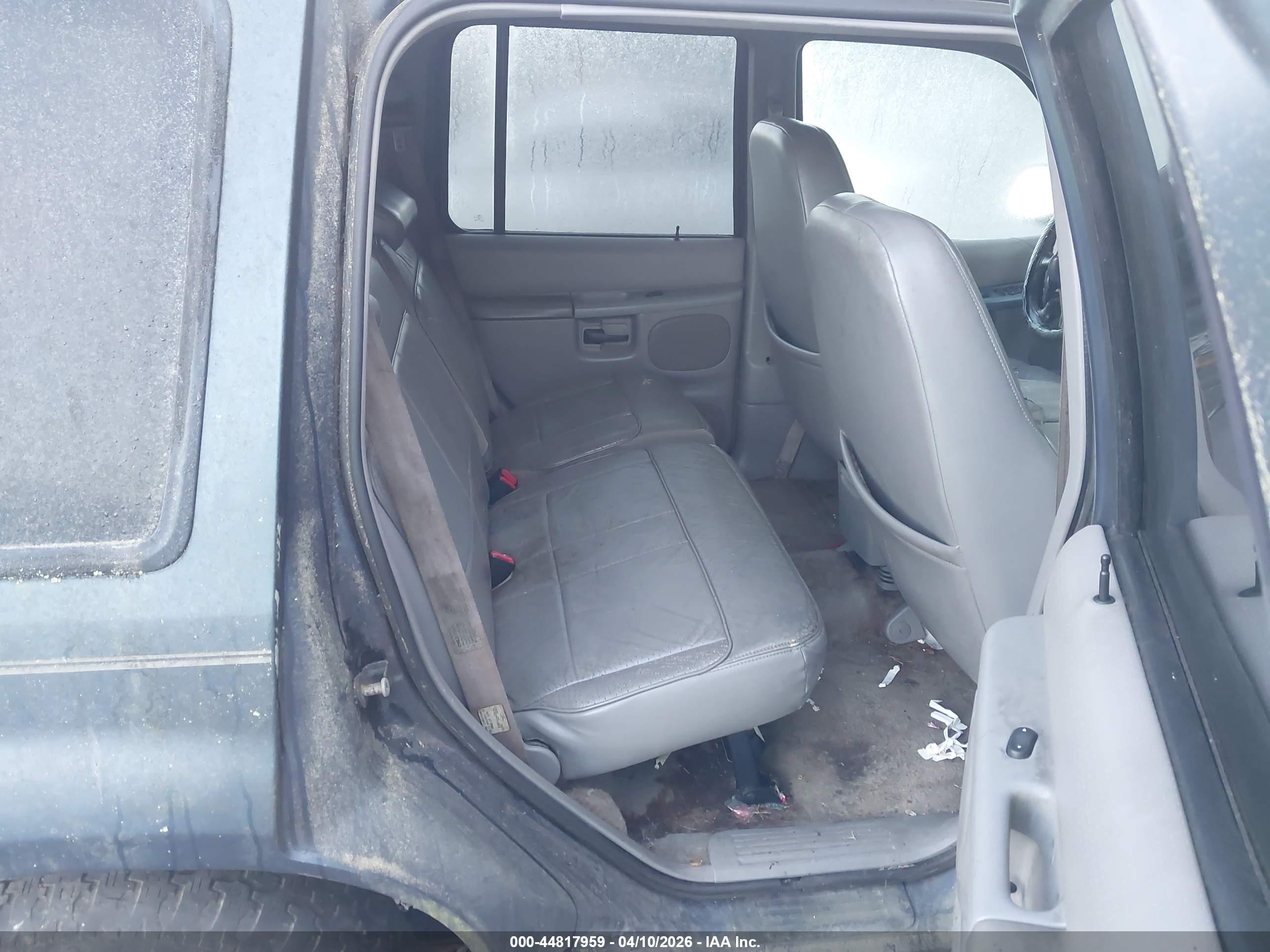 FORD EXPLORER image 8
