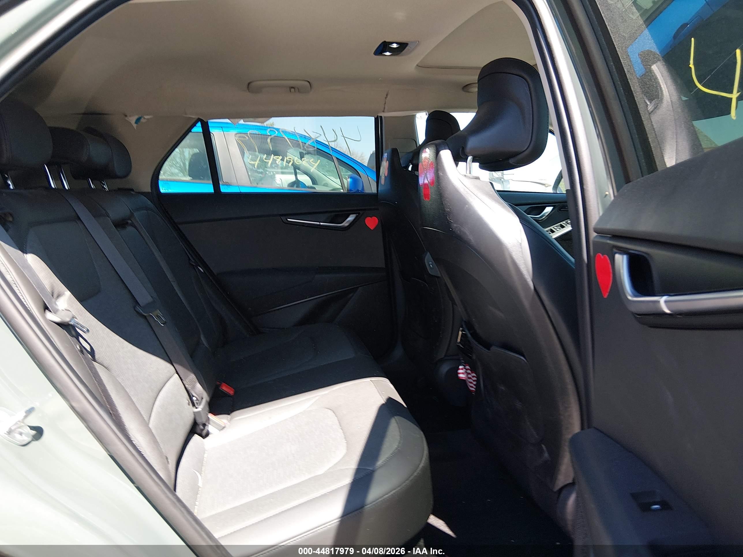 KIA NIRO image 8
