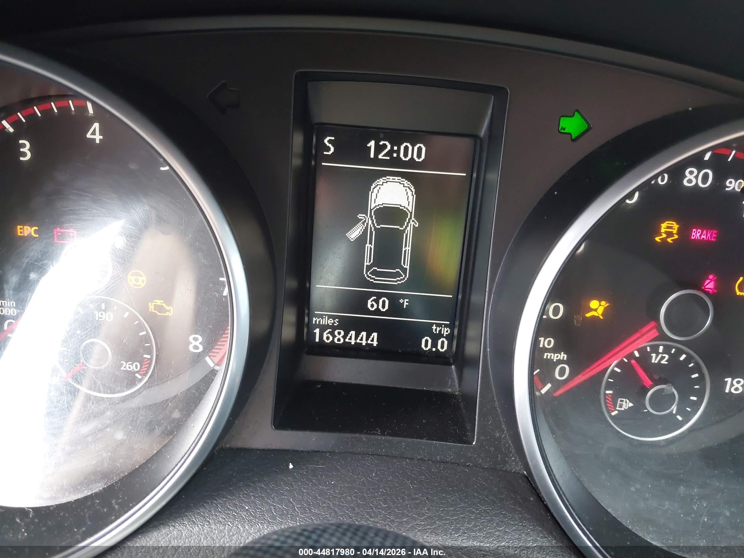 VOLKSWAGEN GTI image 7