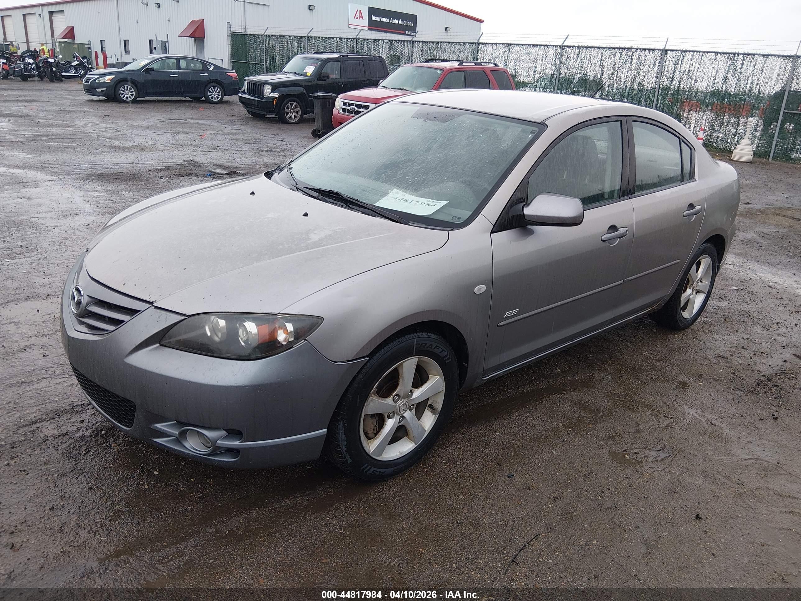 MAZDA MAZDA3 image 2