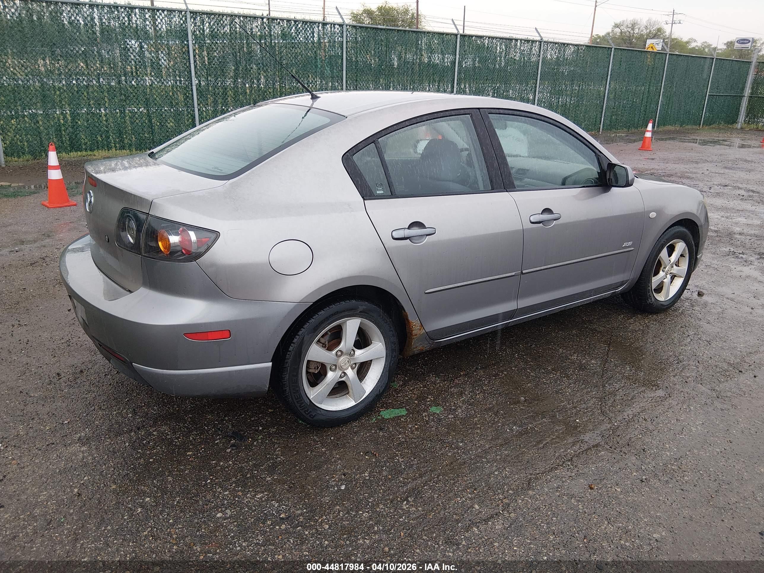 MAZDA MAZDA3 image 4