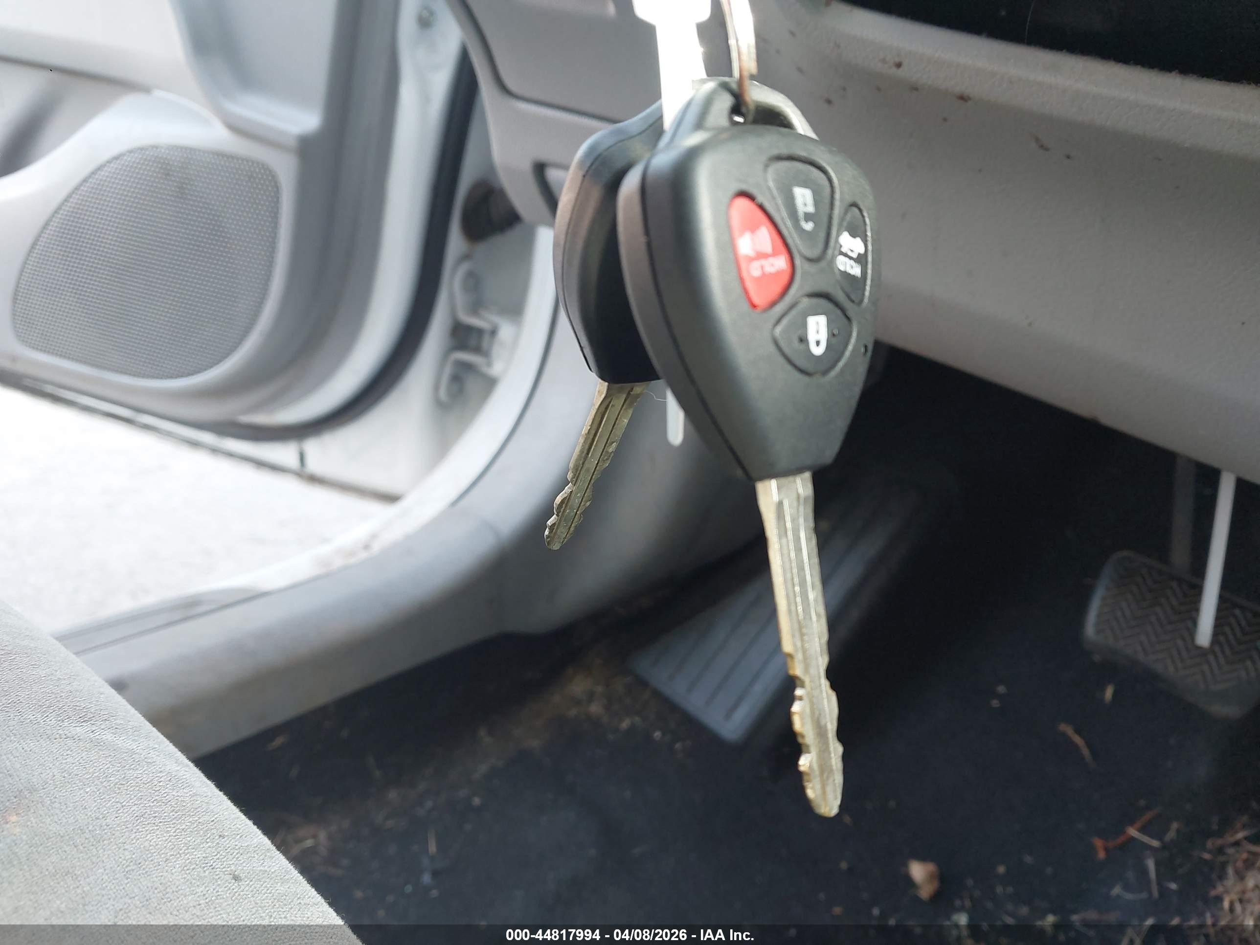 TOYOTA COROLLA image 11
