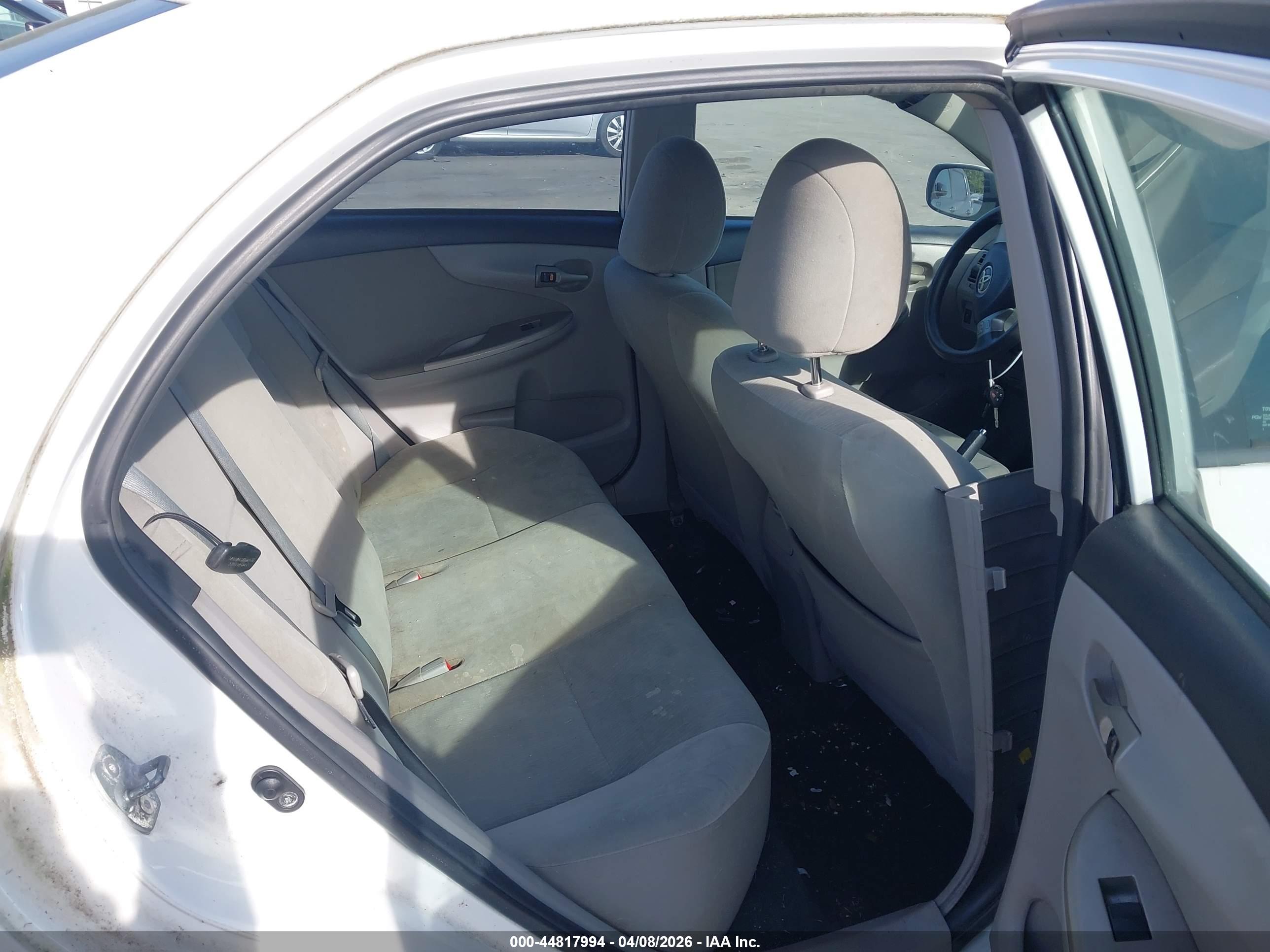 TOYOTA COROLLA image 8