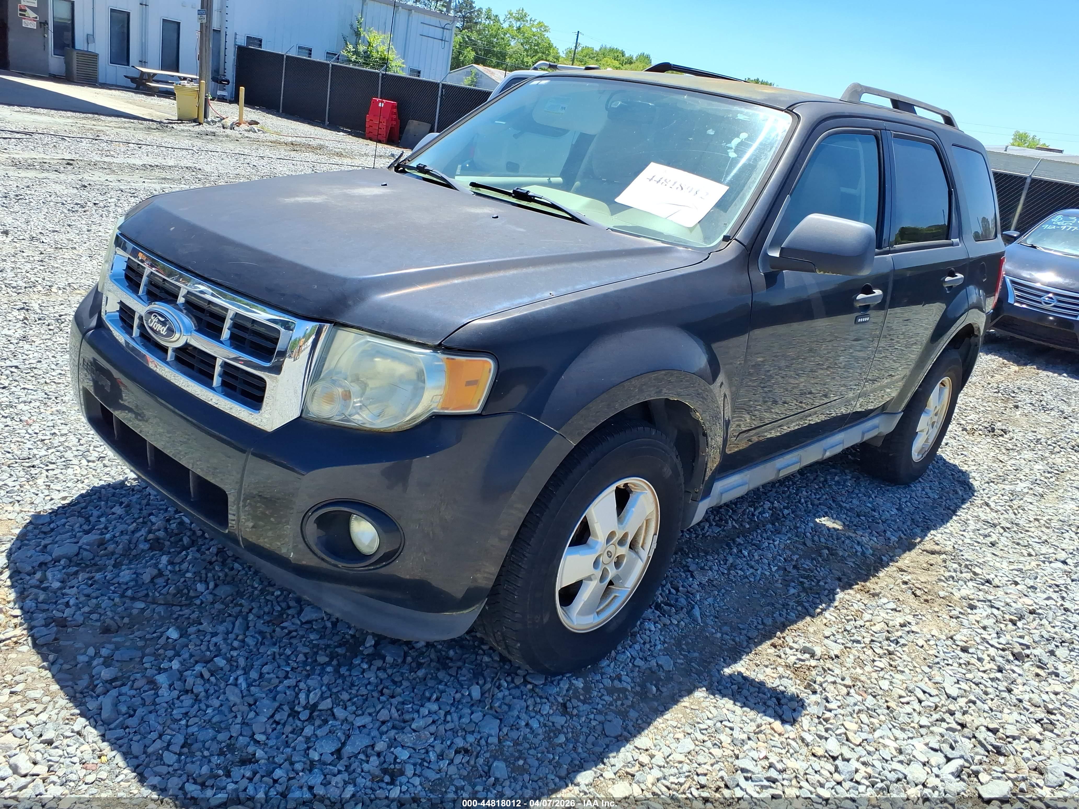 FORD ESCAPE image 2