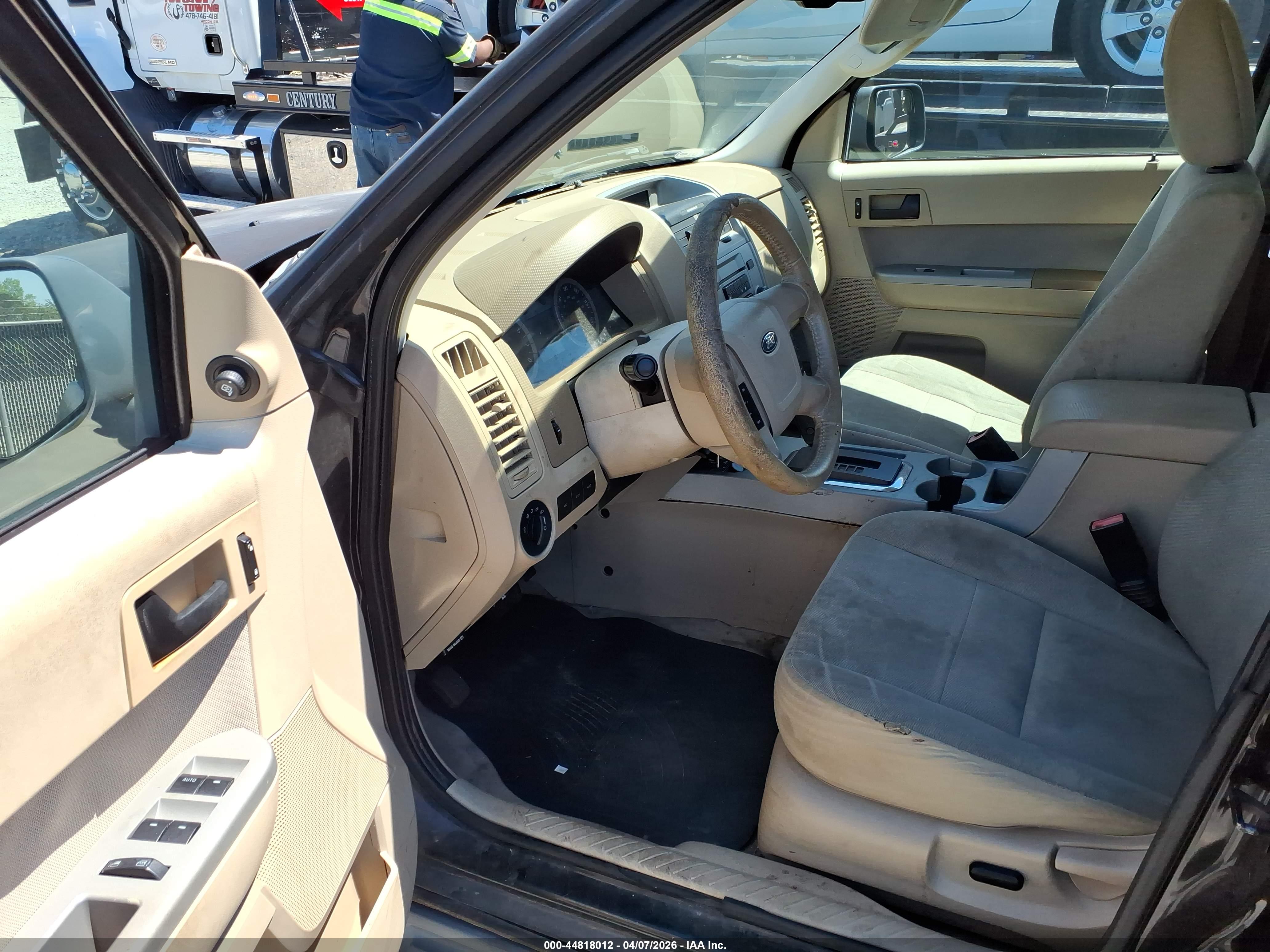 FORD ESCAPE image 5