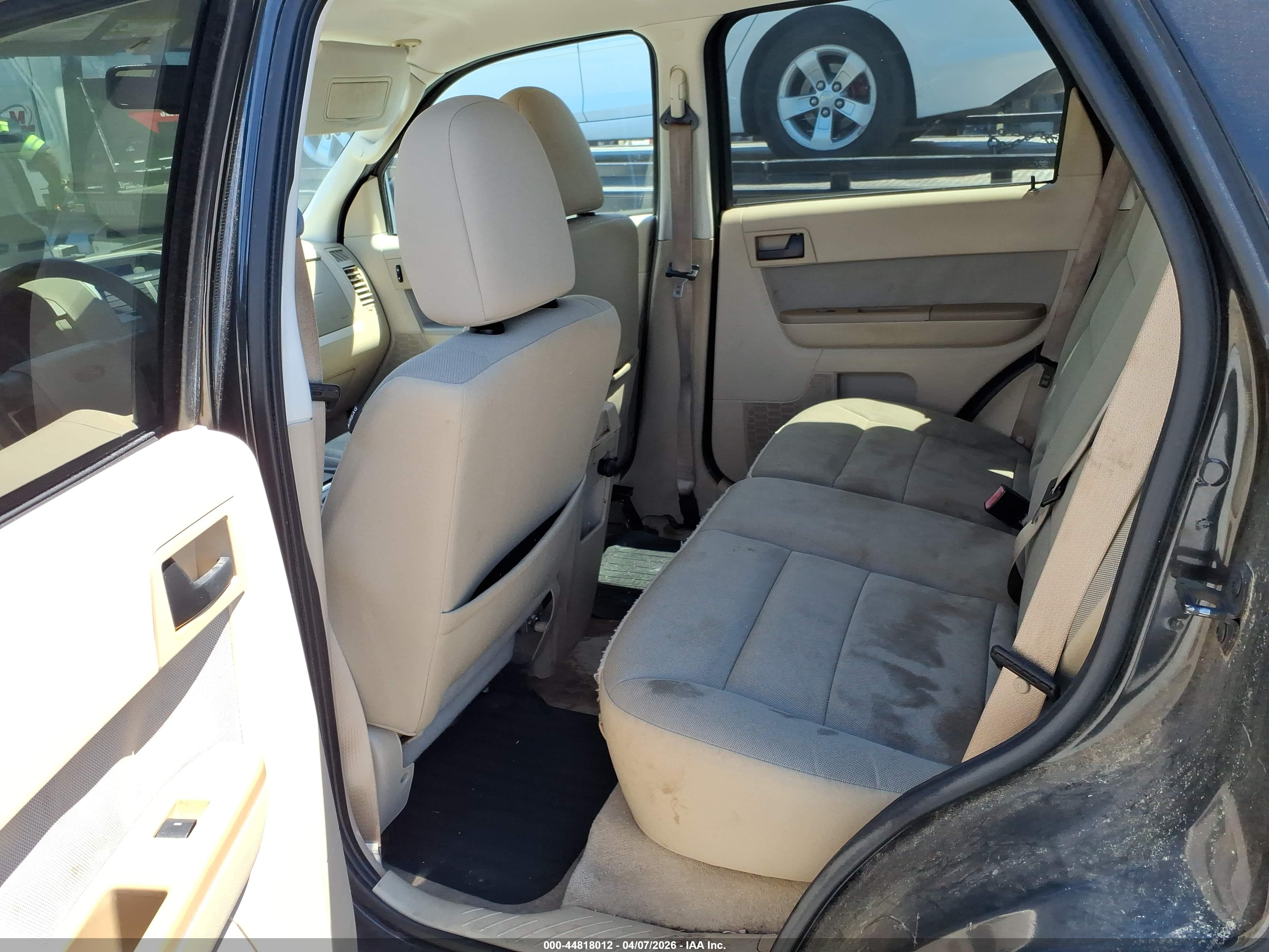 FORD ESCAPE image 8