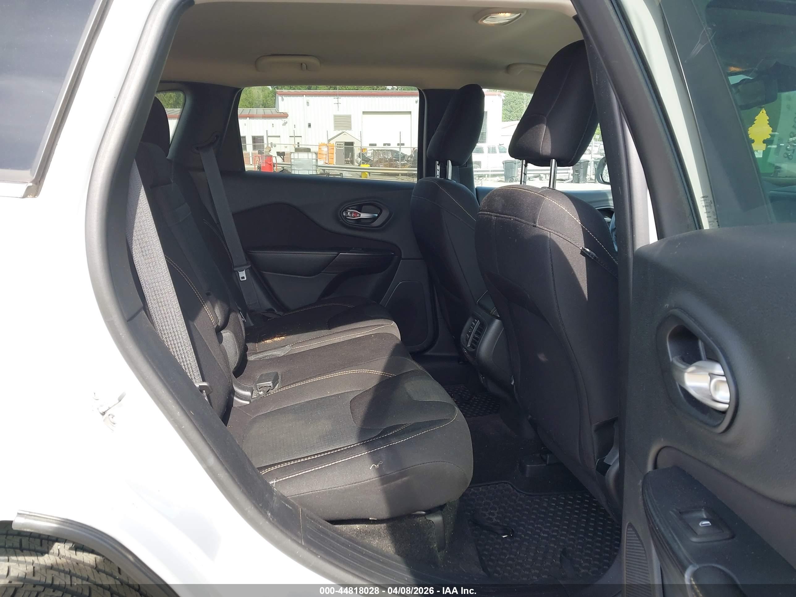 JEEP CHEROKEE image 8