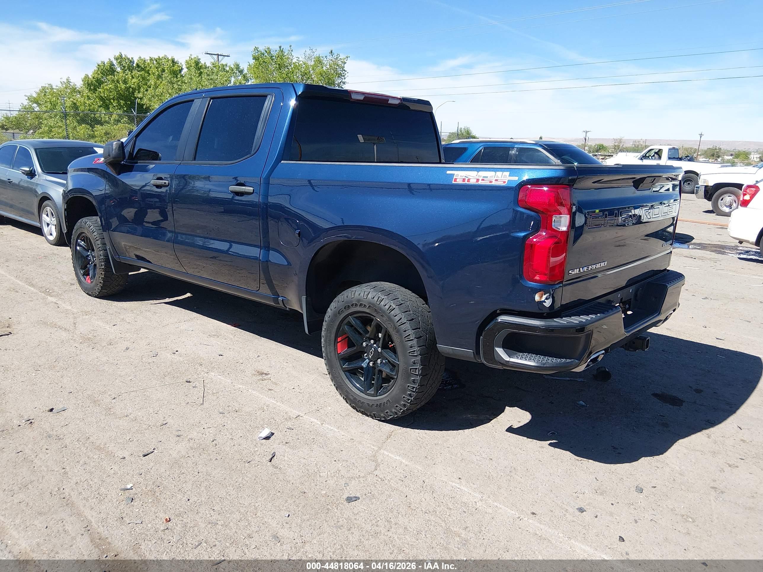 CHEVROLET SILVERADO image 3