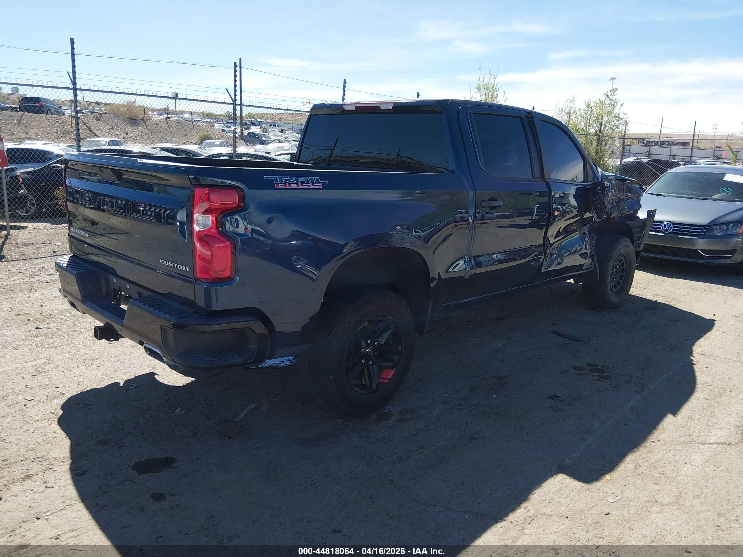 CHEVROLET SILVERADO image 4