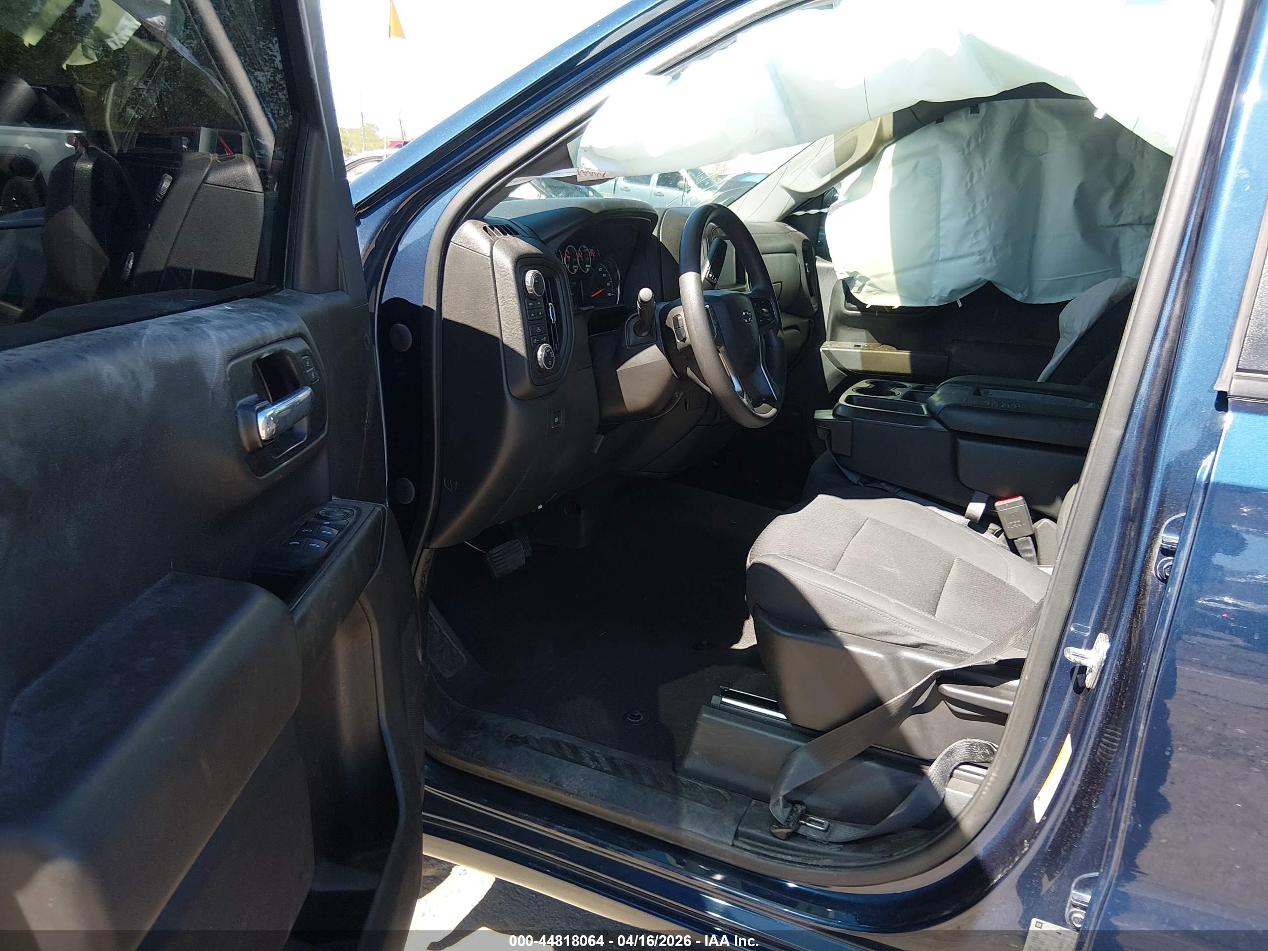 CHEVROLET SILVERADO image 5