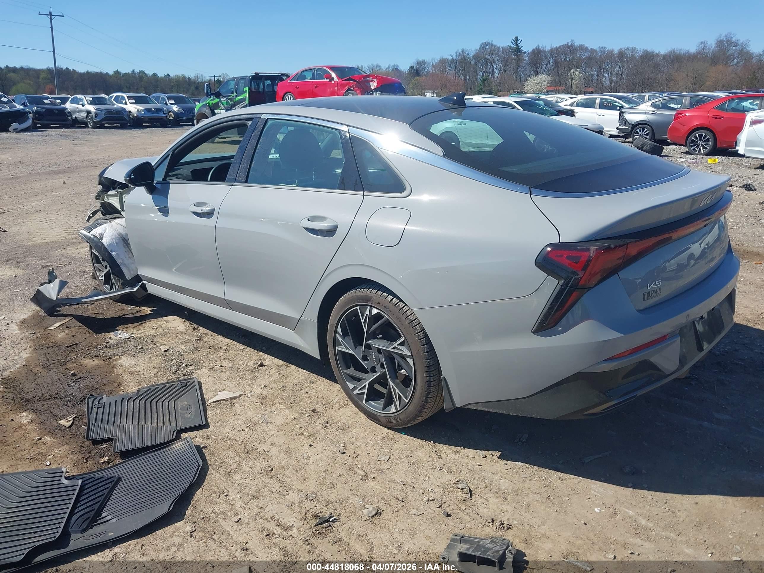 KIA K5 image 3