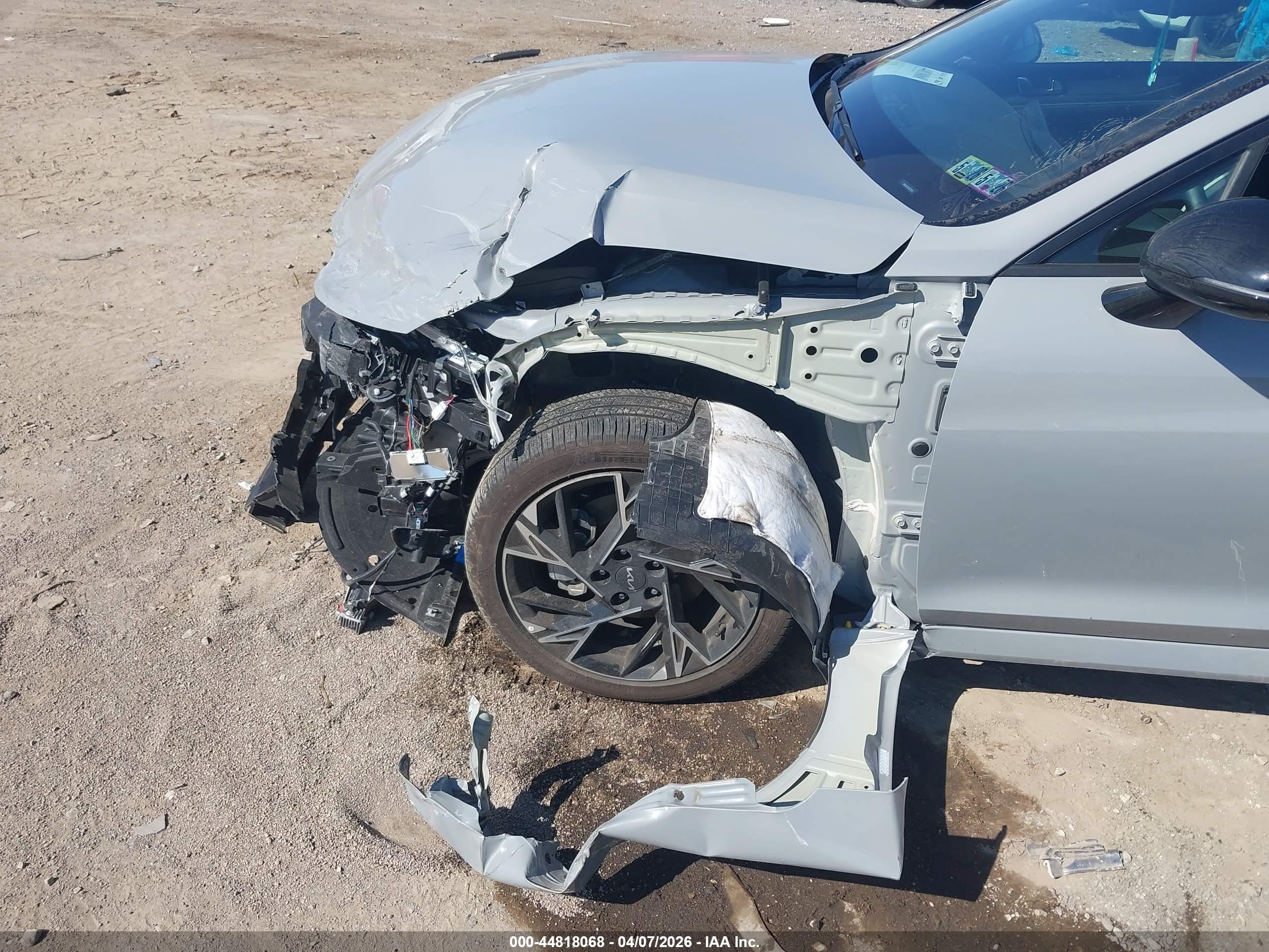 KIA K5 image 6
