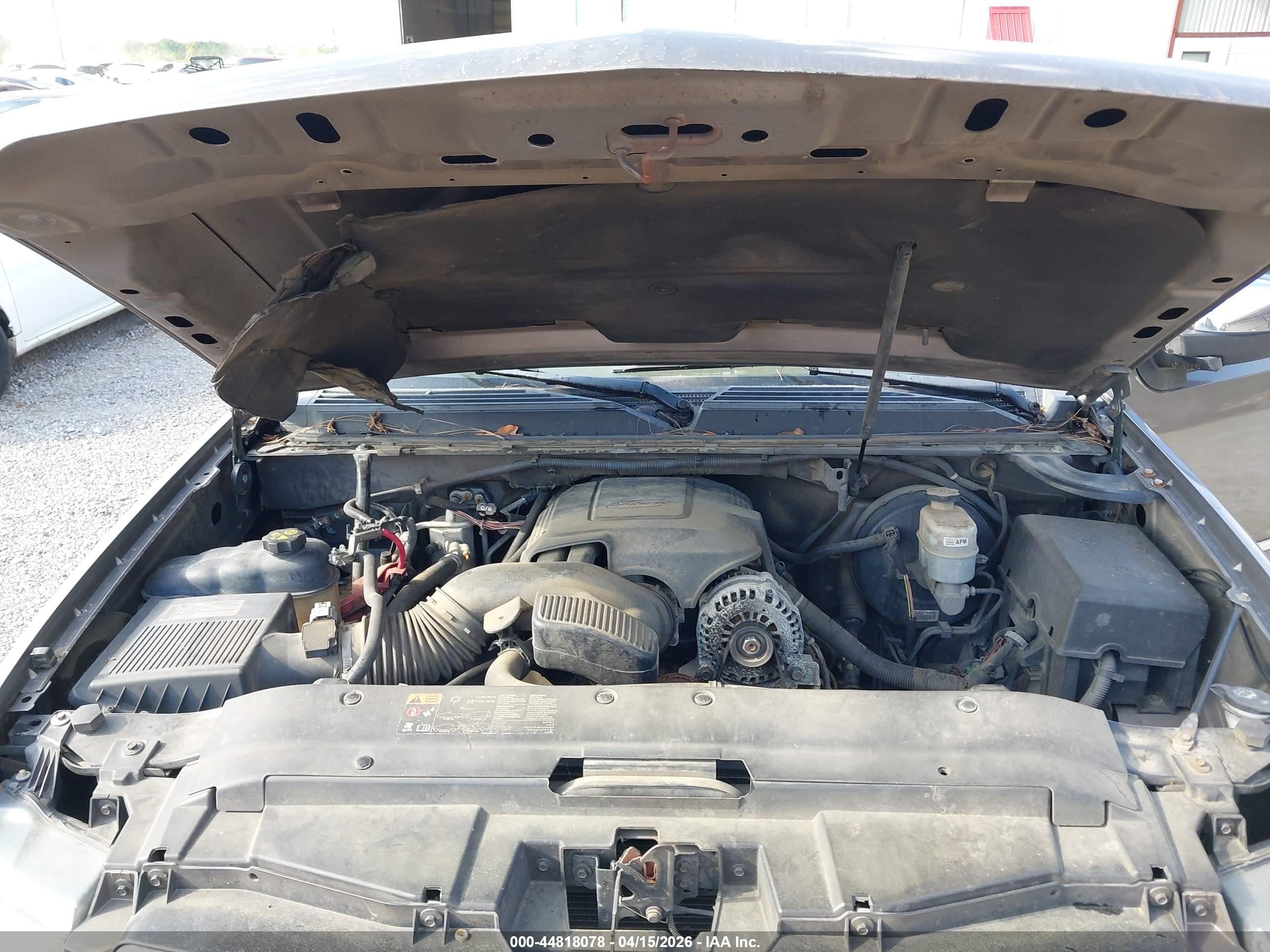 CHEVROLET SUBURBAN image 10