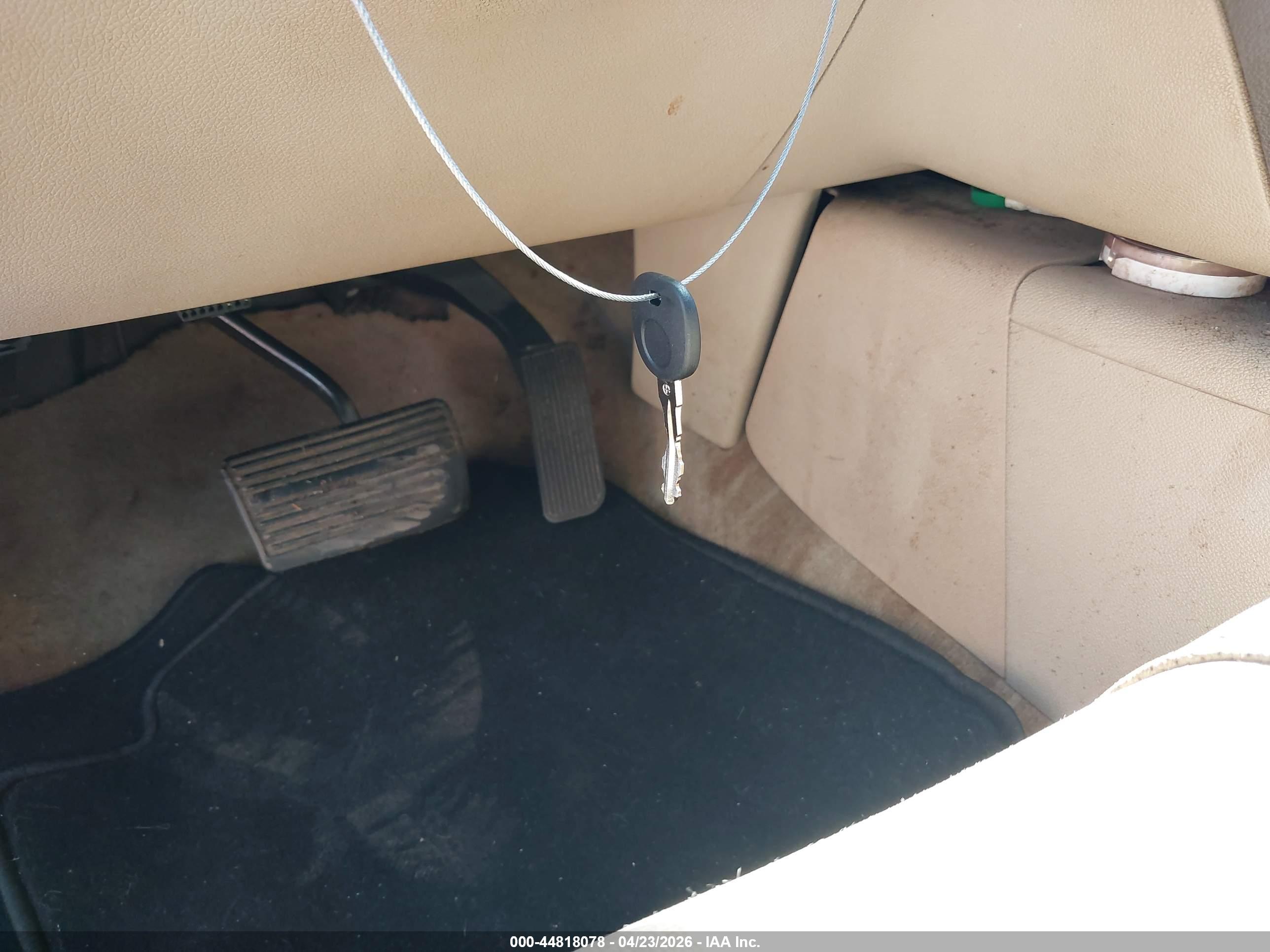 CHEVROLET SUBURBAN image 11