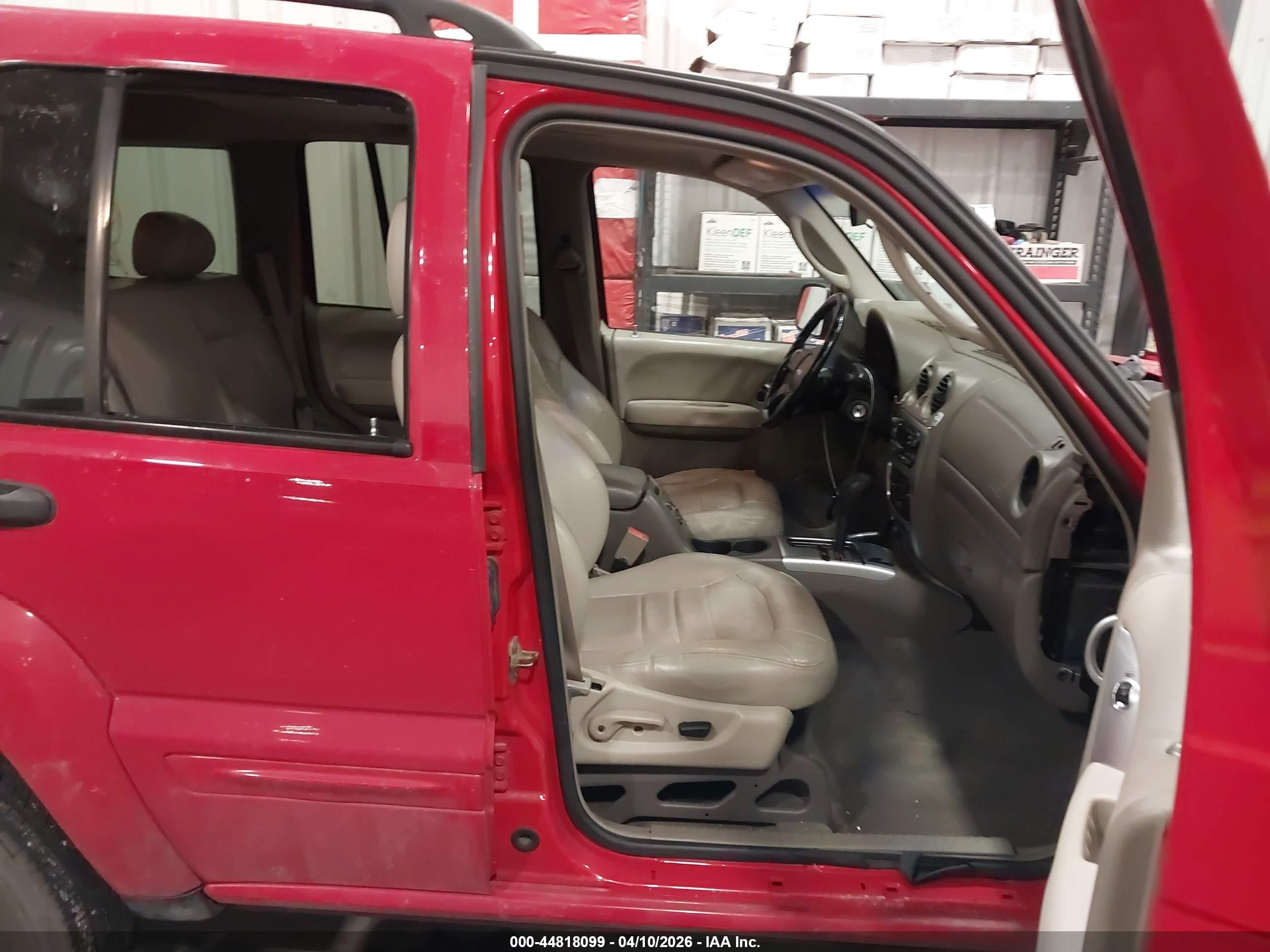 JEEP LIBERTY image 5